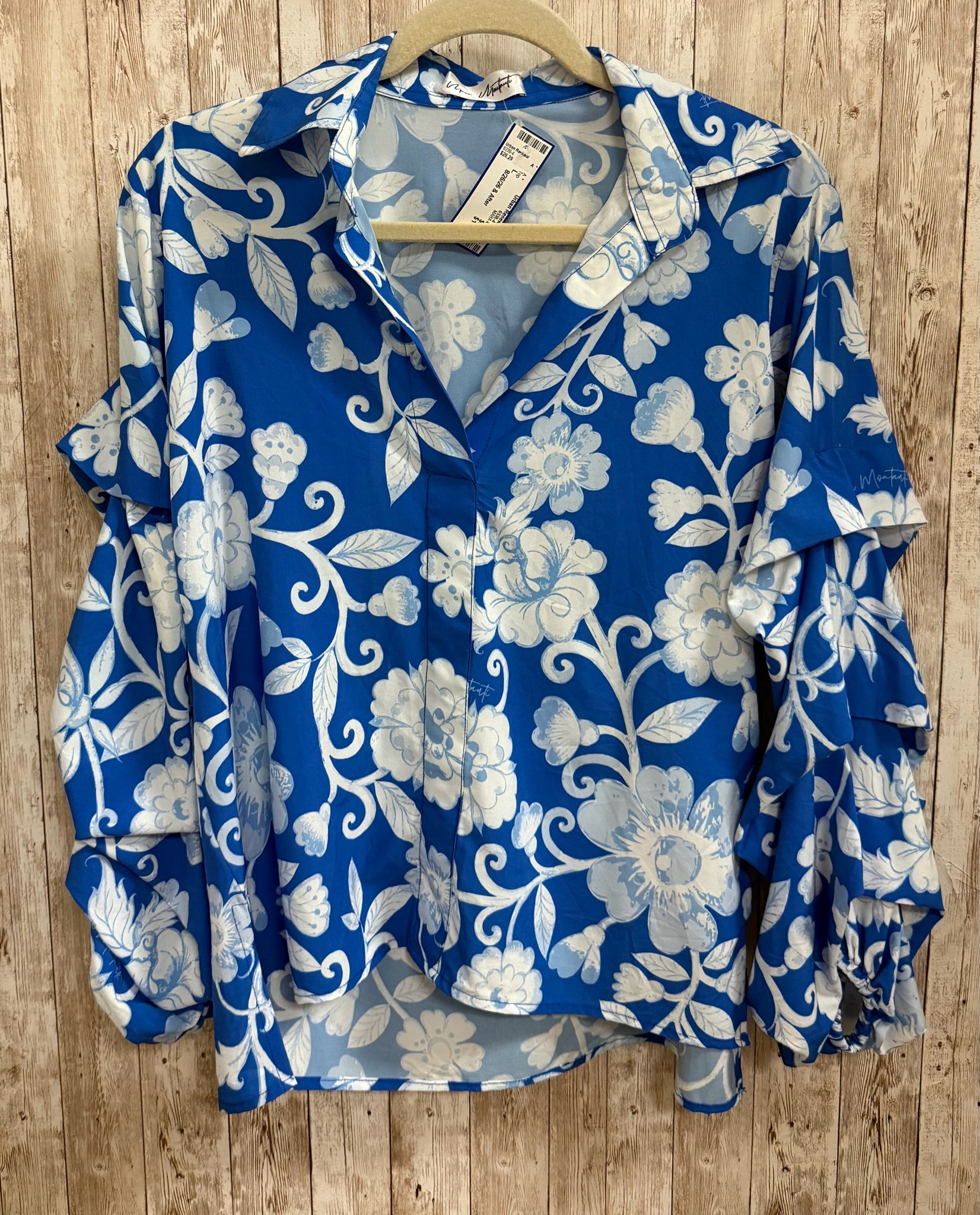 Size L MARA MOUTAUTI BLUE AND WHITE FLORAL Top