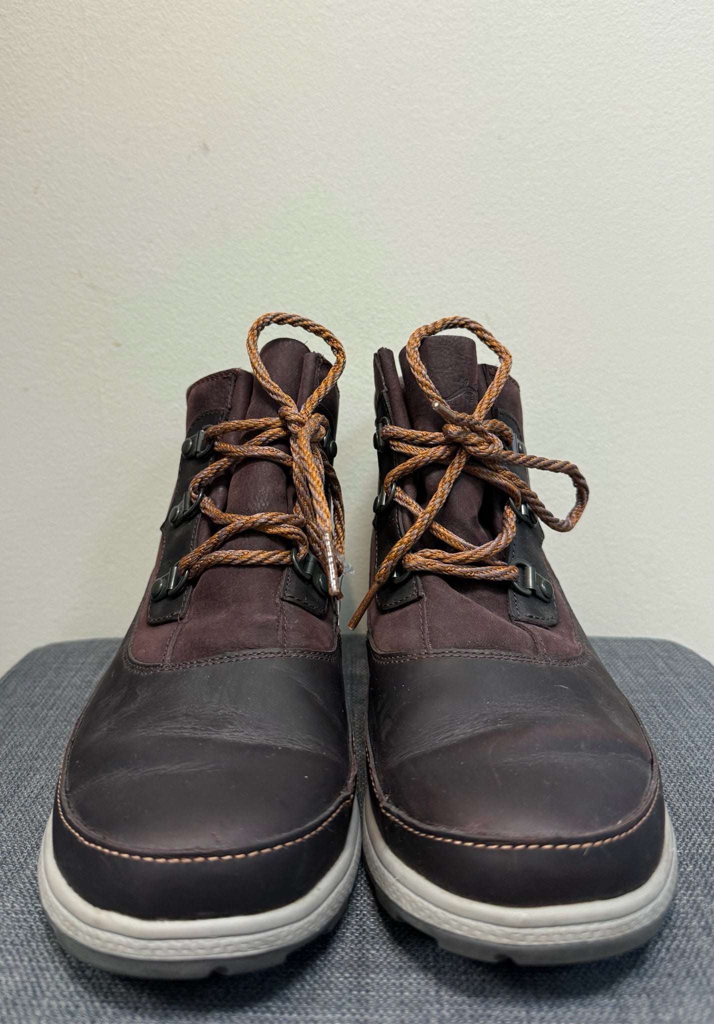 CHACO 8 Brown Boots