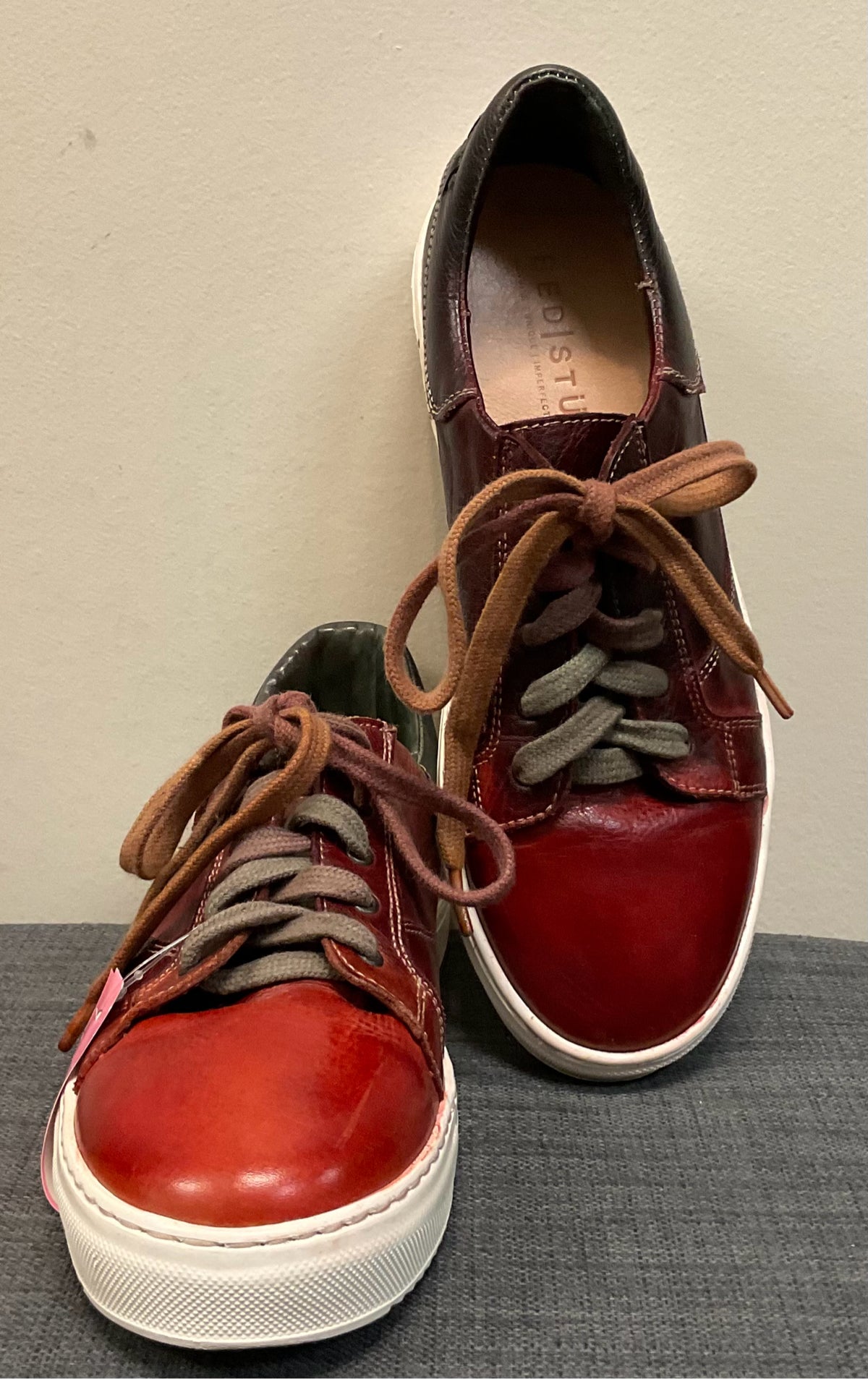 8 BED STU Red Multi SHOES