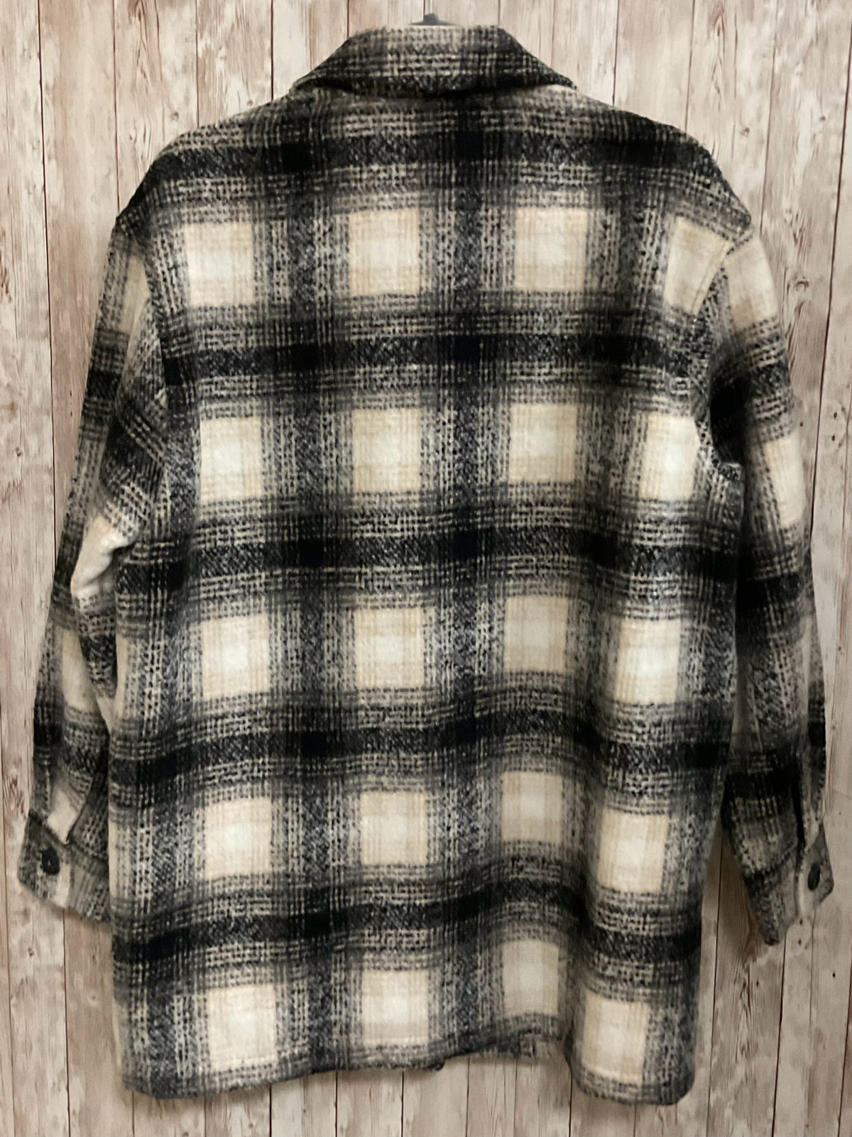 Size M ONLY BLACK AND WHITE SHACKET