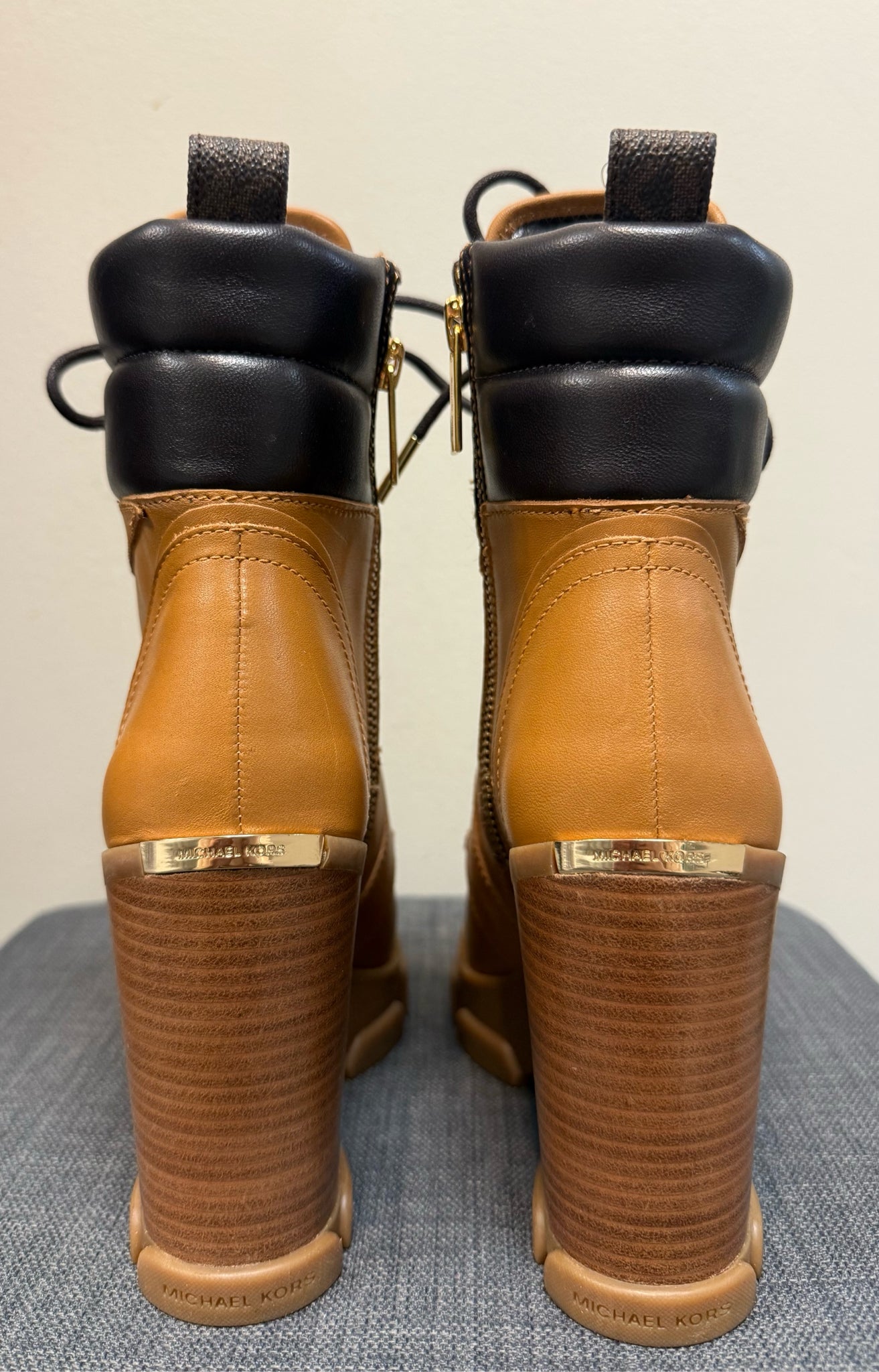 5.5 MICHAEL KORS LIGHT BROWN Boots