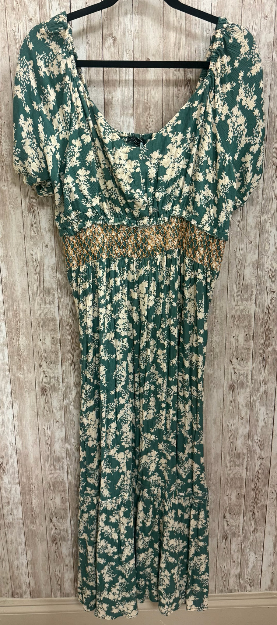 Size 1X BLACK TAPE SAGE AND CREAM Dress