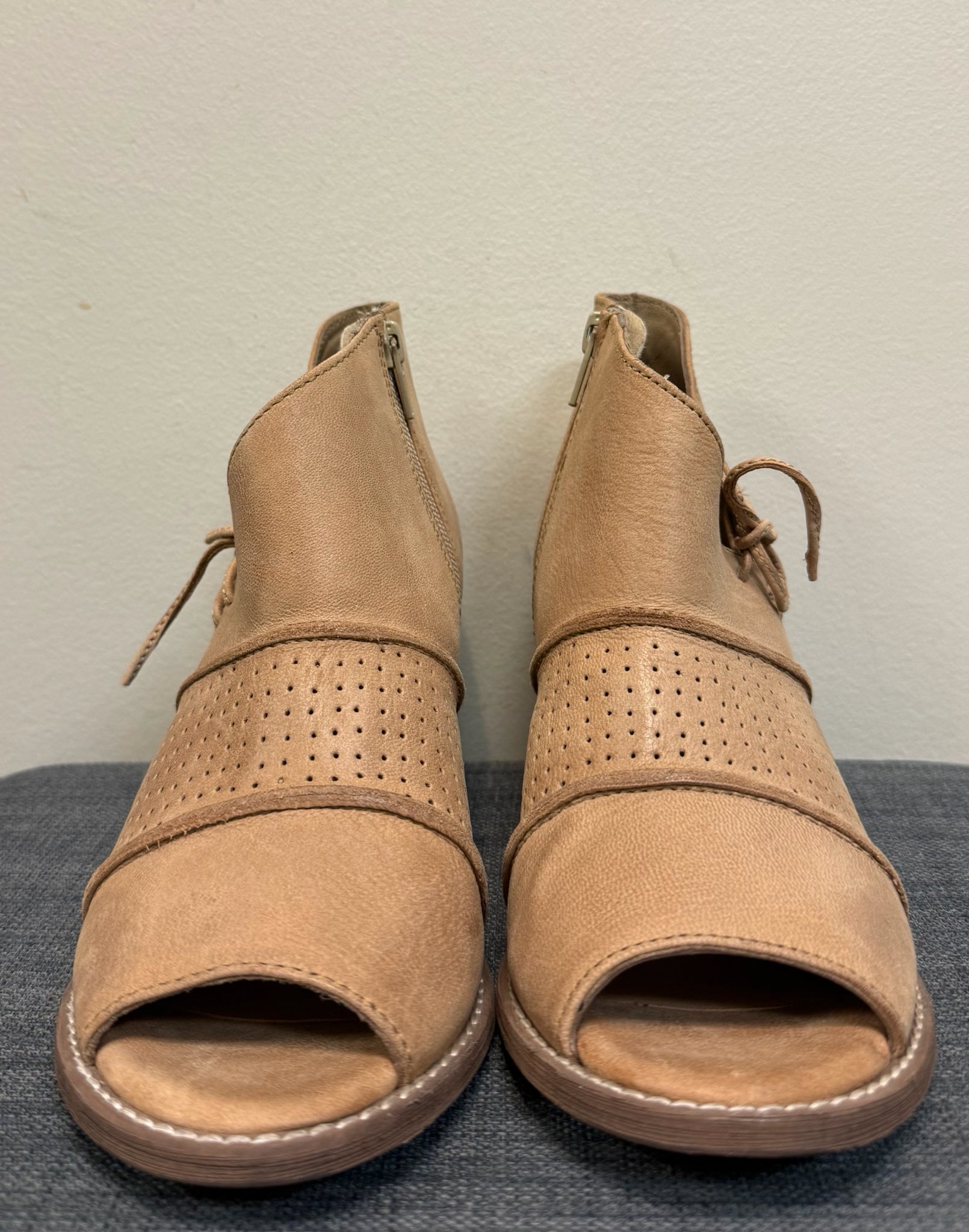 6 ROAN Tan SHOES