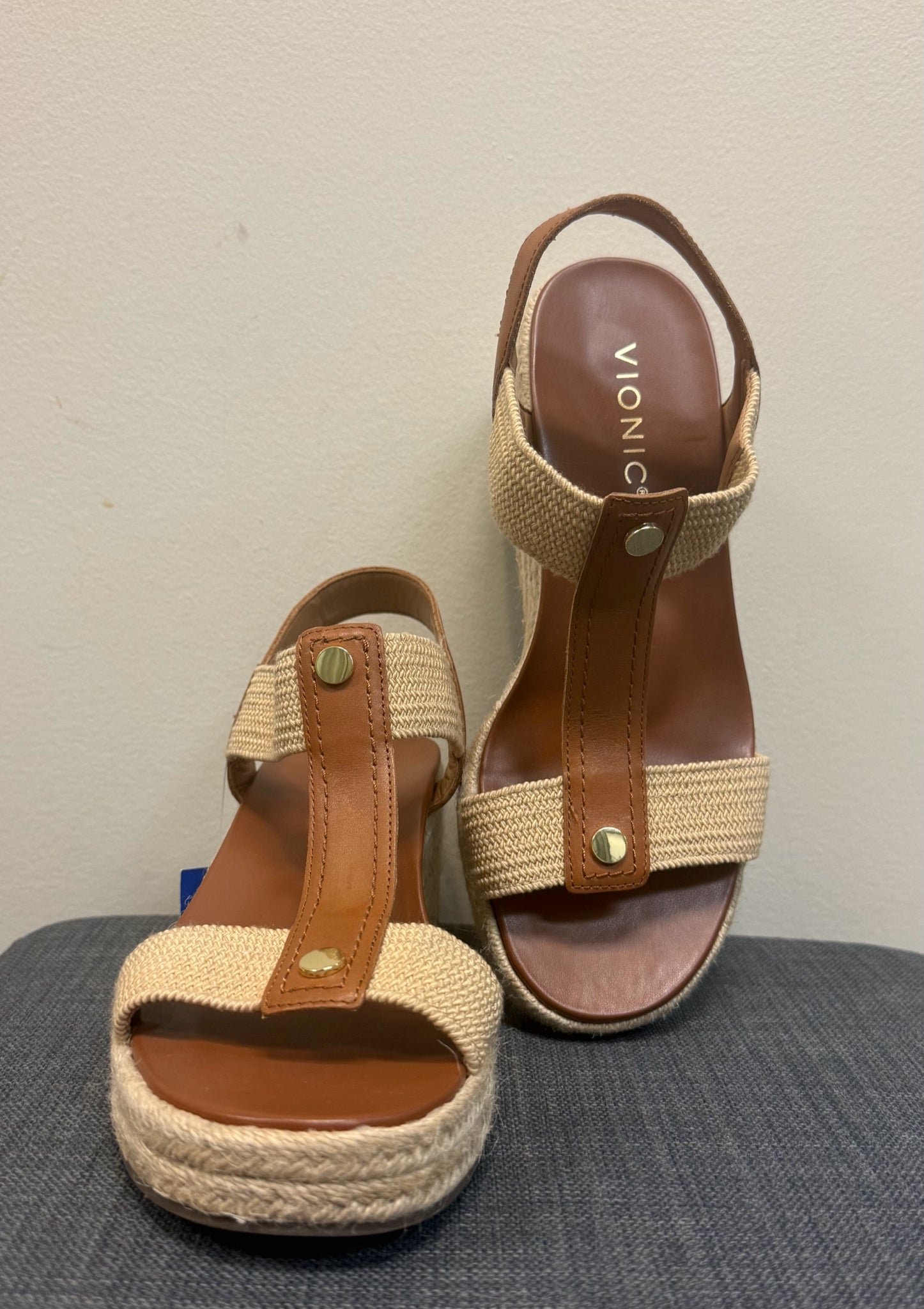 6.5 VIONIC TAN AND BROWN Sandals