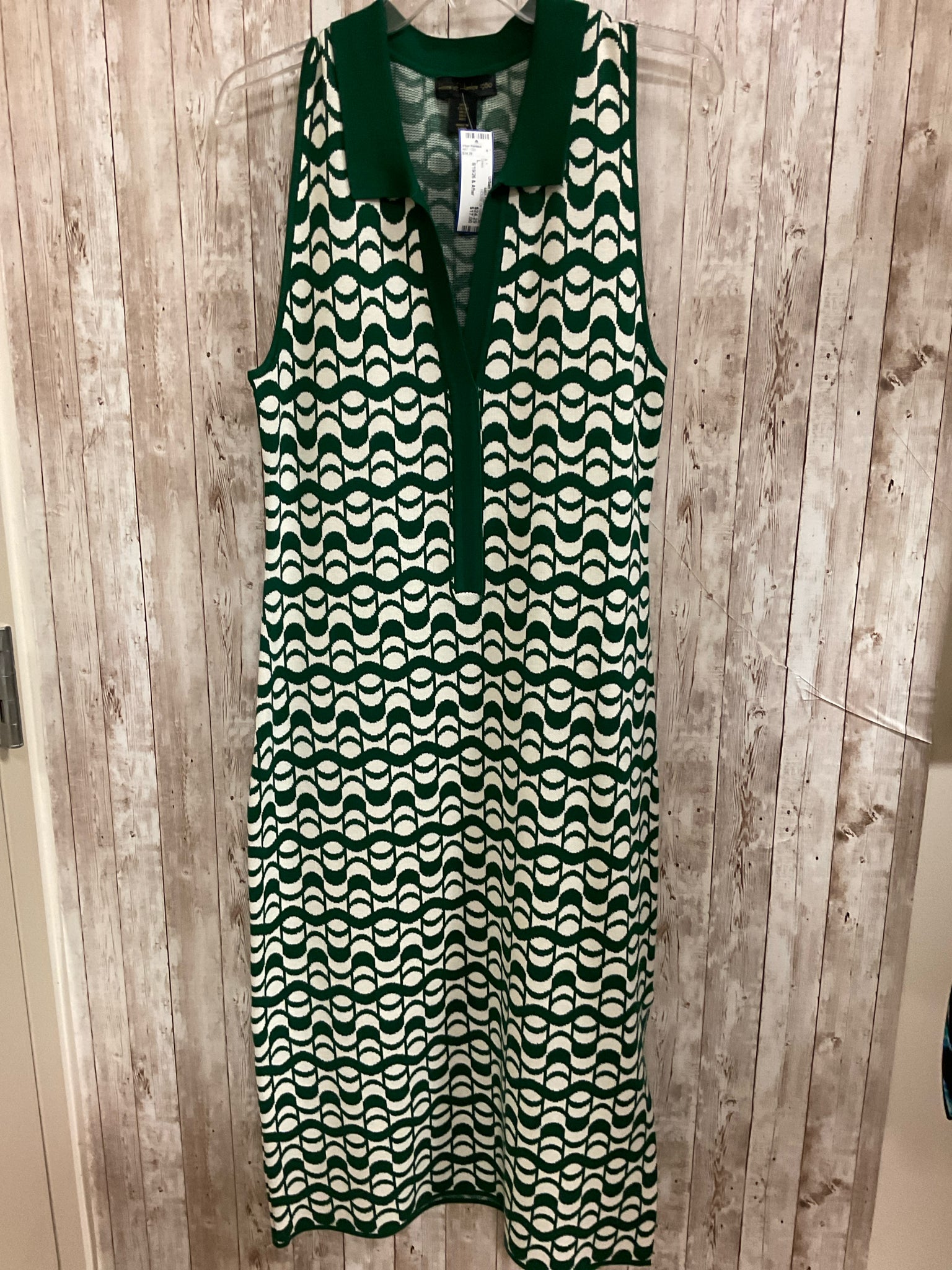 Size L HOUSE OF HARLOW GREEN AND WHITE PRINT Dress