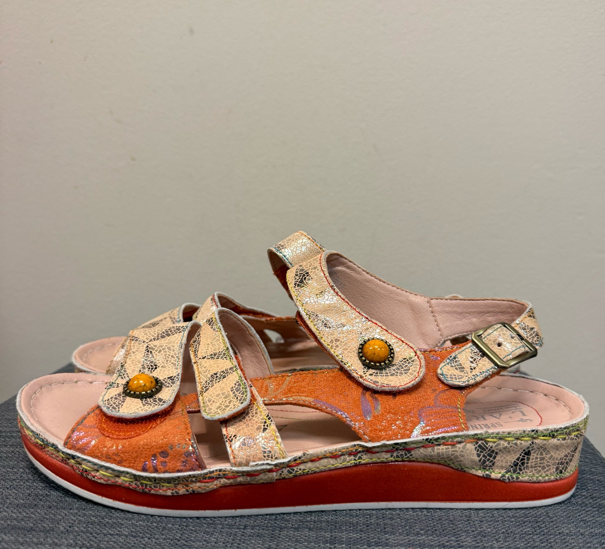 9 L'ARTISTE SAND Sandals