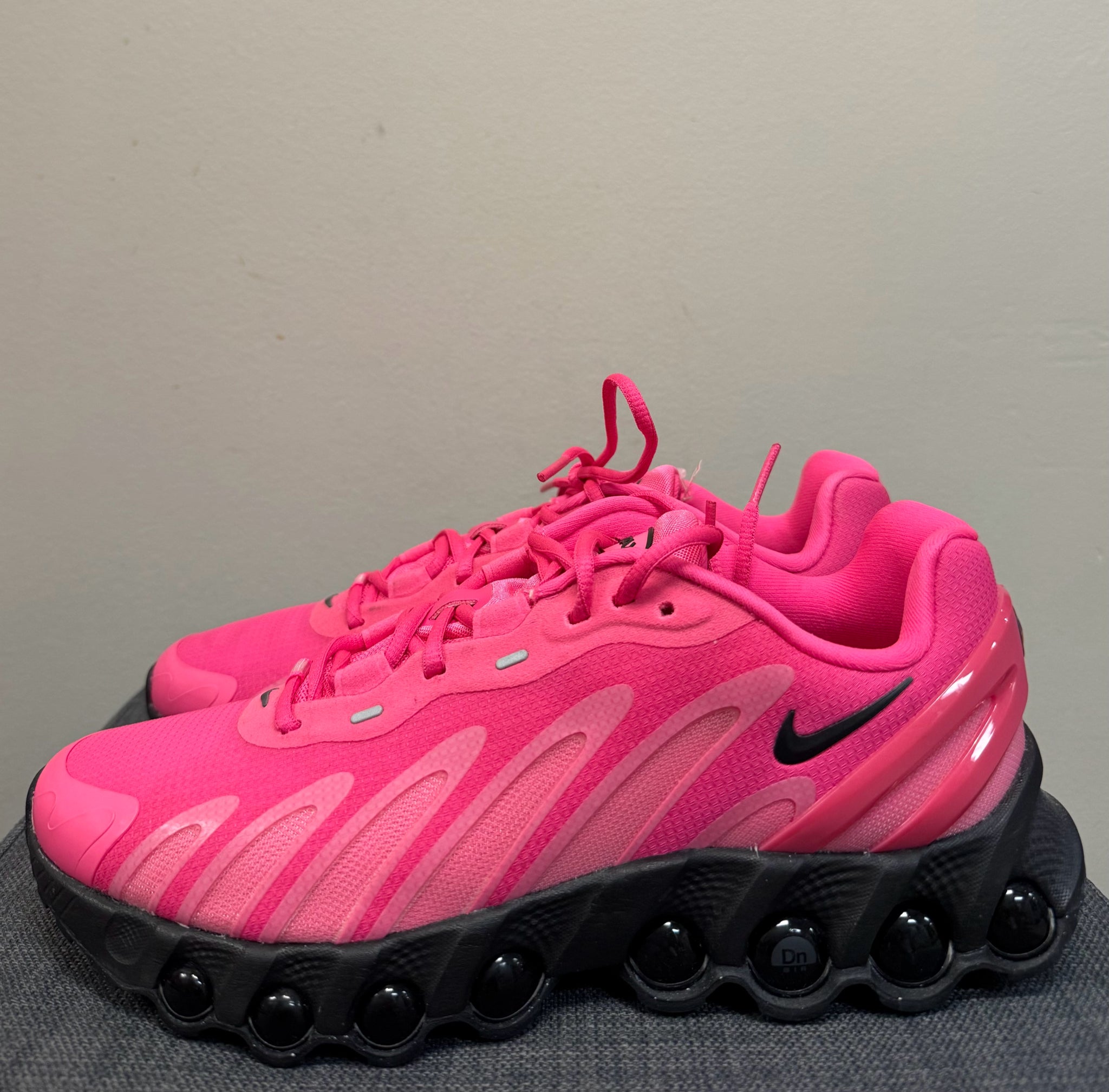 7 NIKE Hot Pink Sneakers