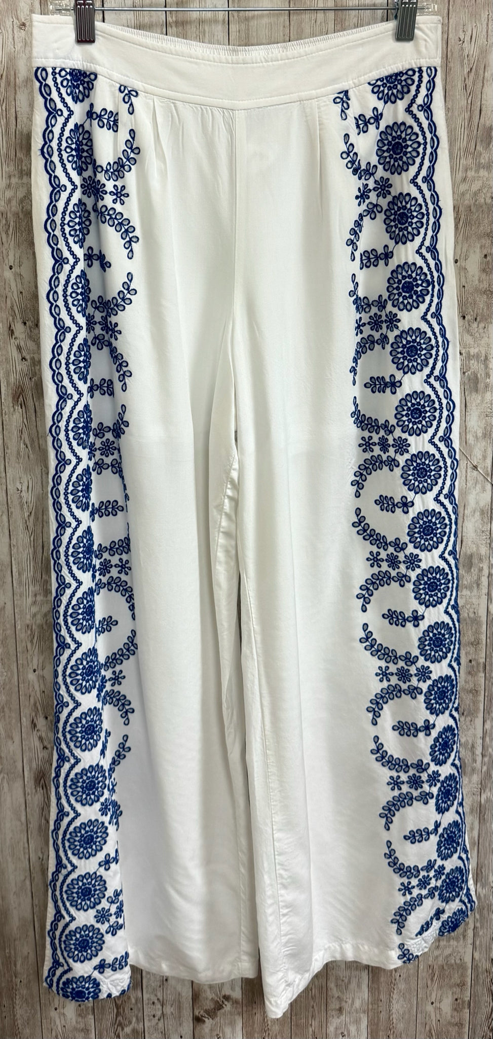 Size M KAARI BLUE WHITE AND BLUE PRING Pants