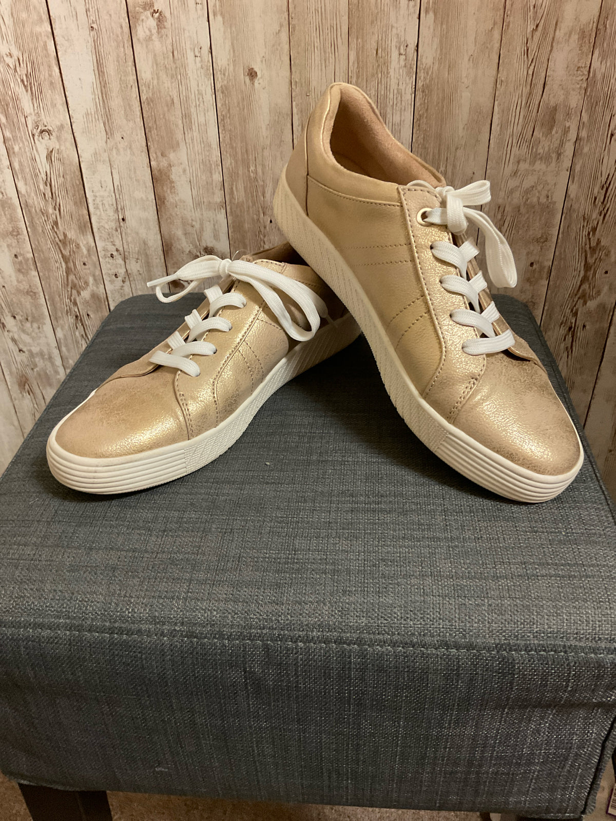 8 NATURALIZER Gold SHOES