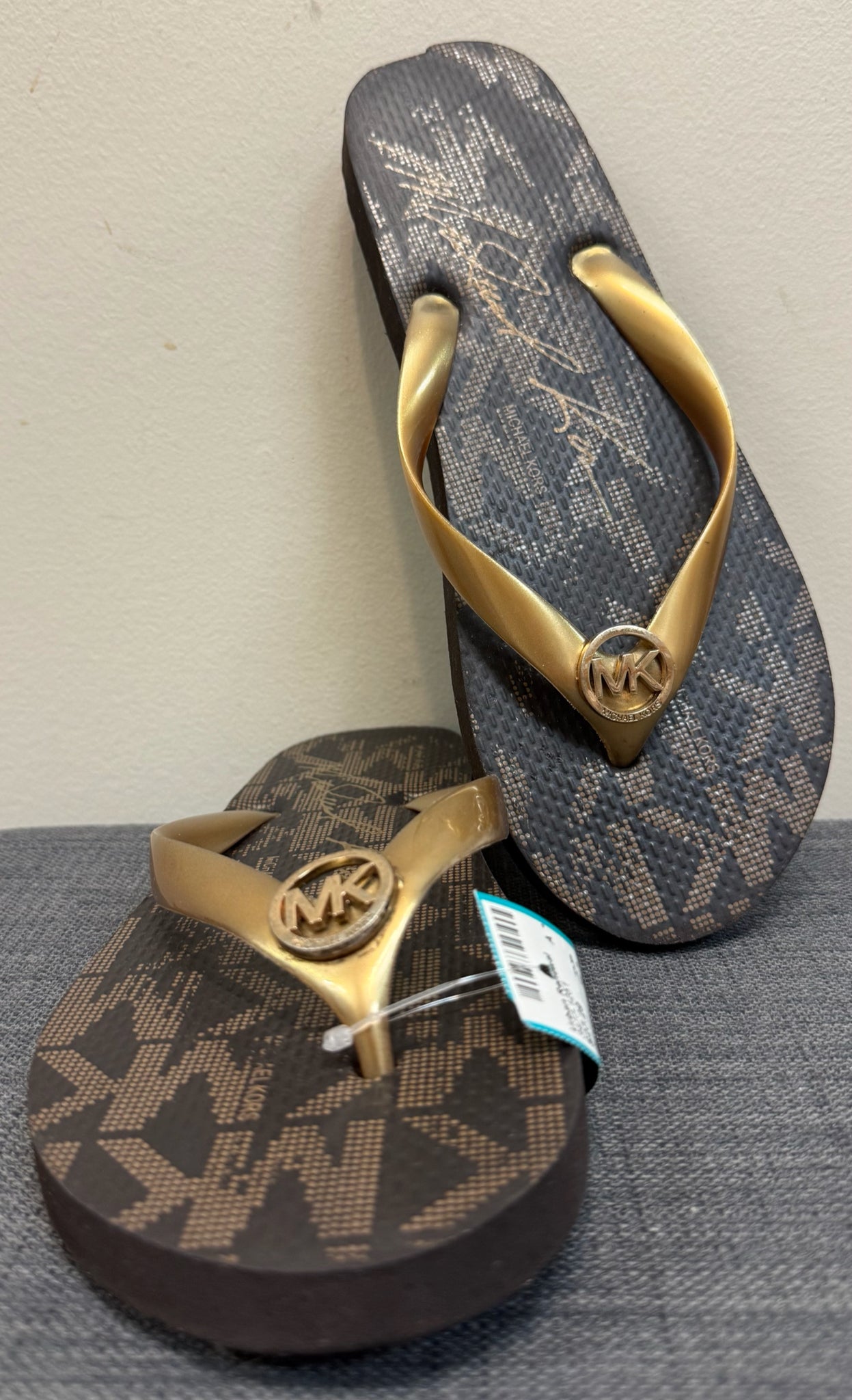 9 MICHAEL KORS Brown FLIP FLOP