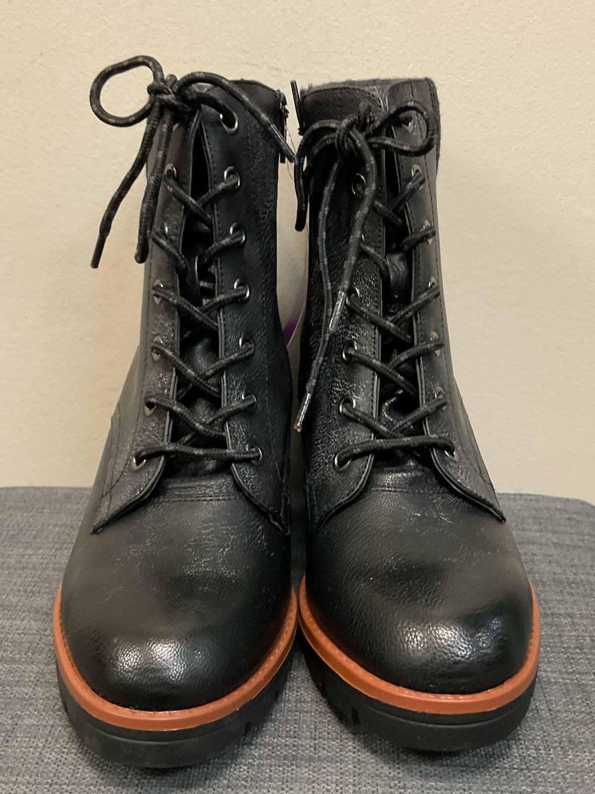7.5 NATURALIZER Black Boots