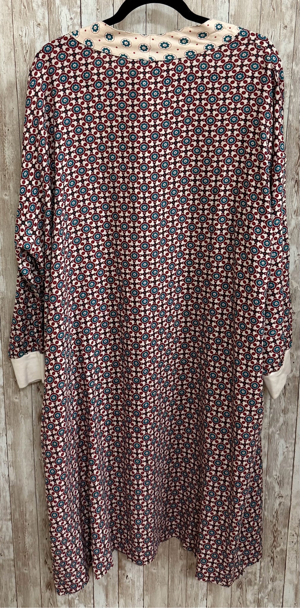 Size S/M ARIAT CREAM AND BURGUNDY Duster