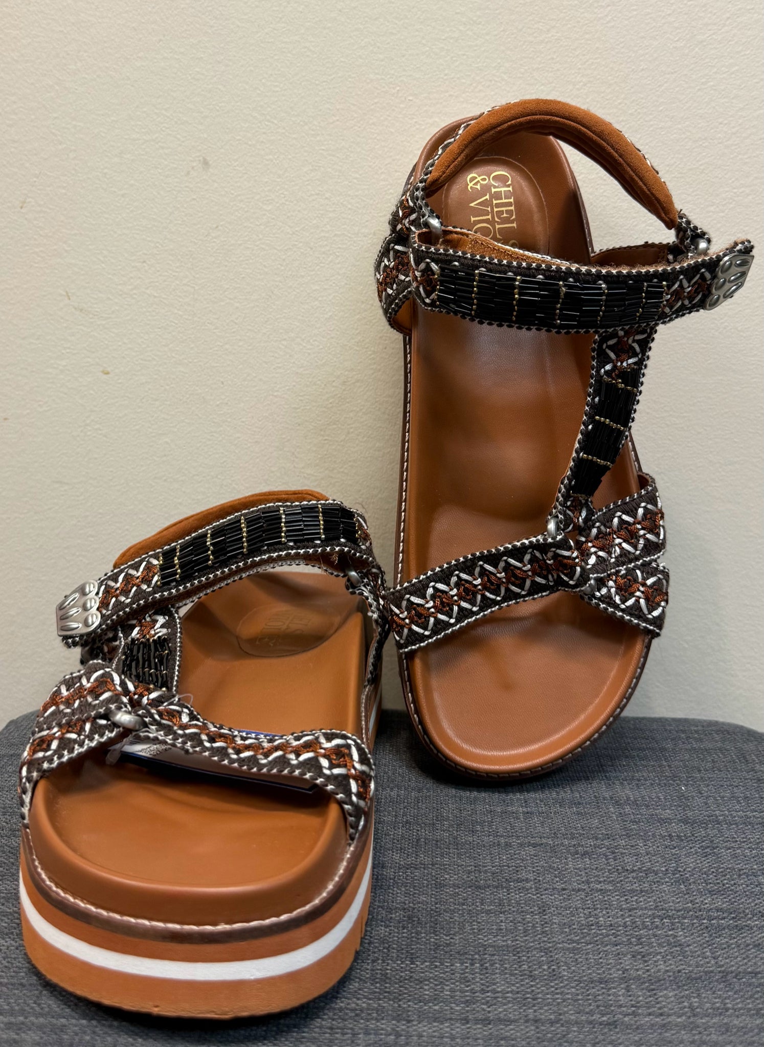 9.5 CHELSEA&VIOLET BROWN AND BLACK Sandals