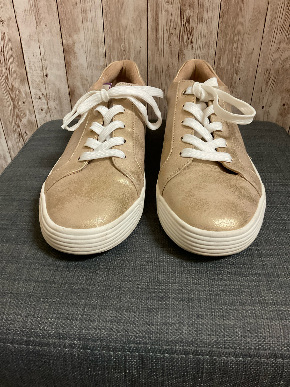 8 NATURALIZER Gold SHOES