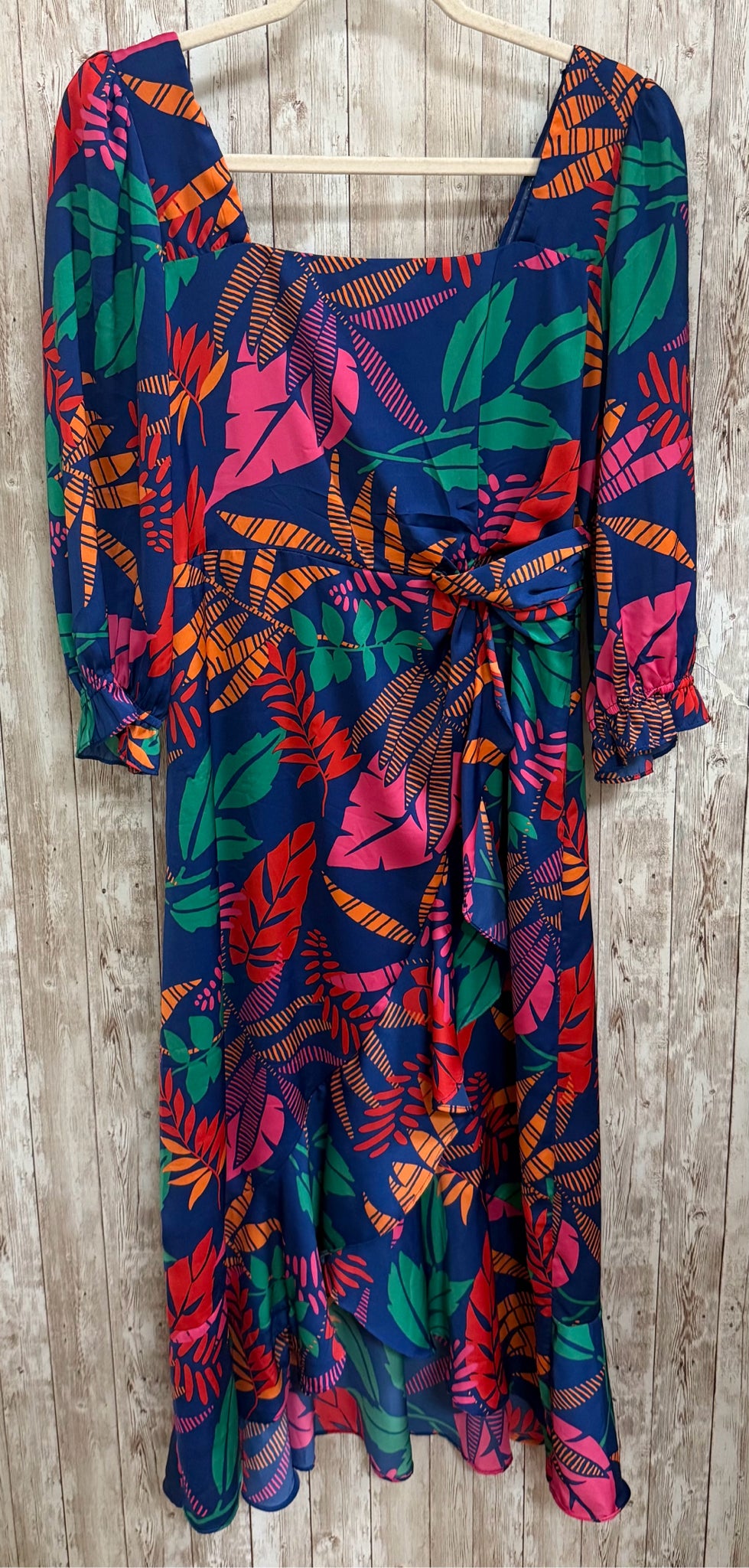 Size L SKIES ARE BLUE BLUE AND GREEN FLORAL Dress