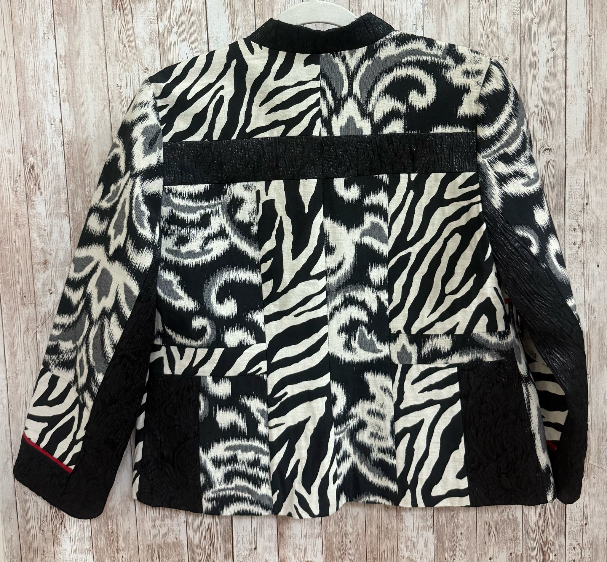 Size S CHICO'S BLACK AND BEIGE Jacket