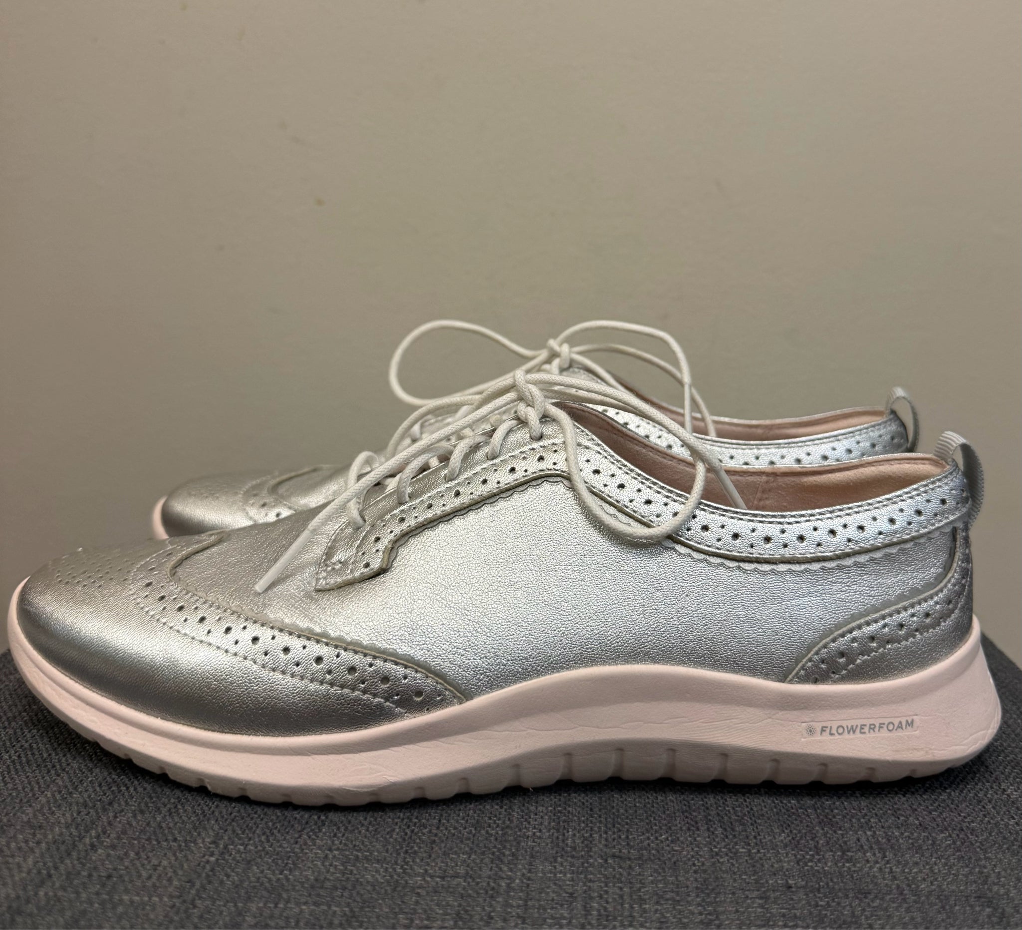 8 COLE HAAN Silver SHOES