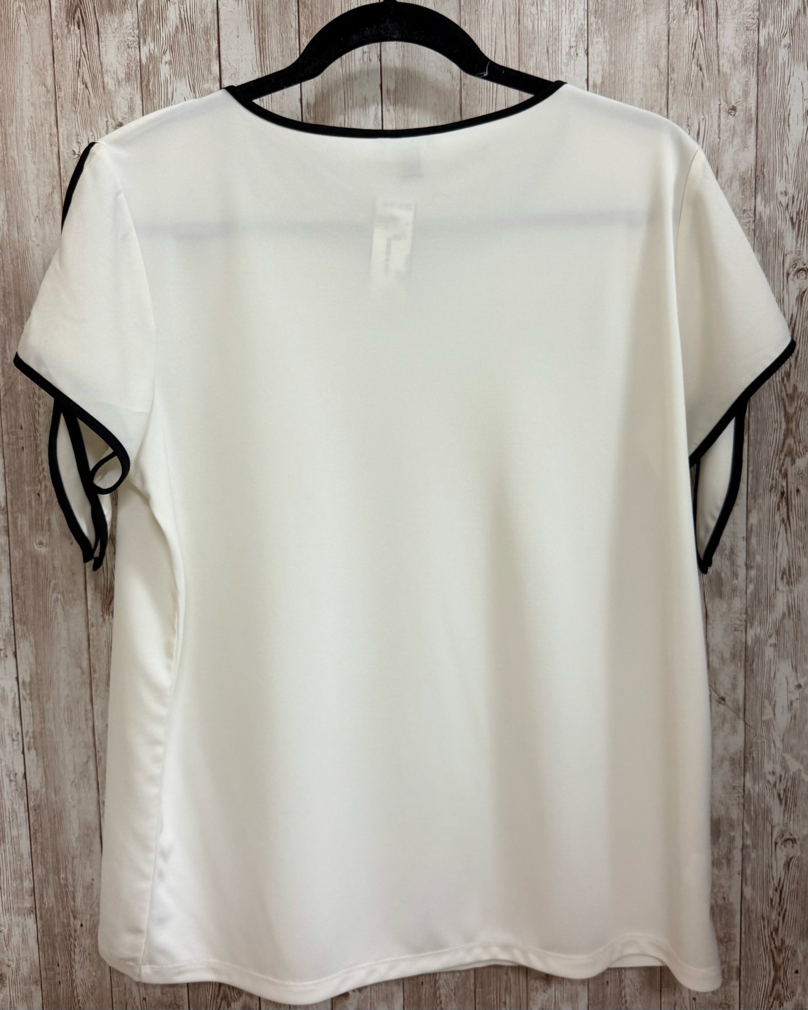 Size M ANN TAYLOR BEIGE AND BLACK Top
