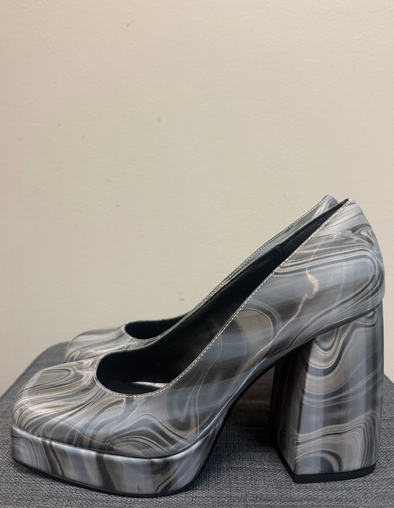 KATY PERRY 8 grey print SHOES