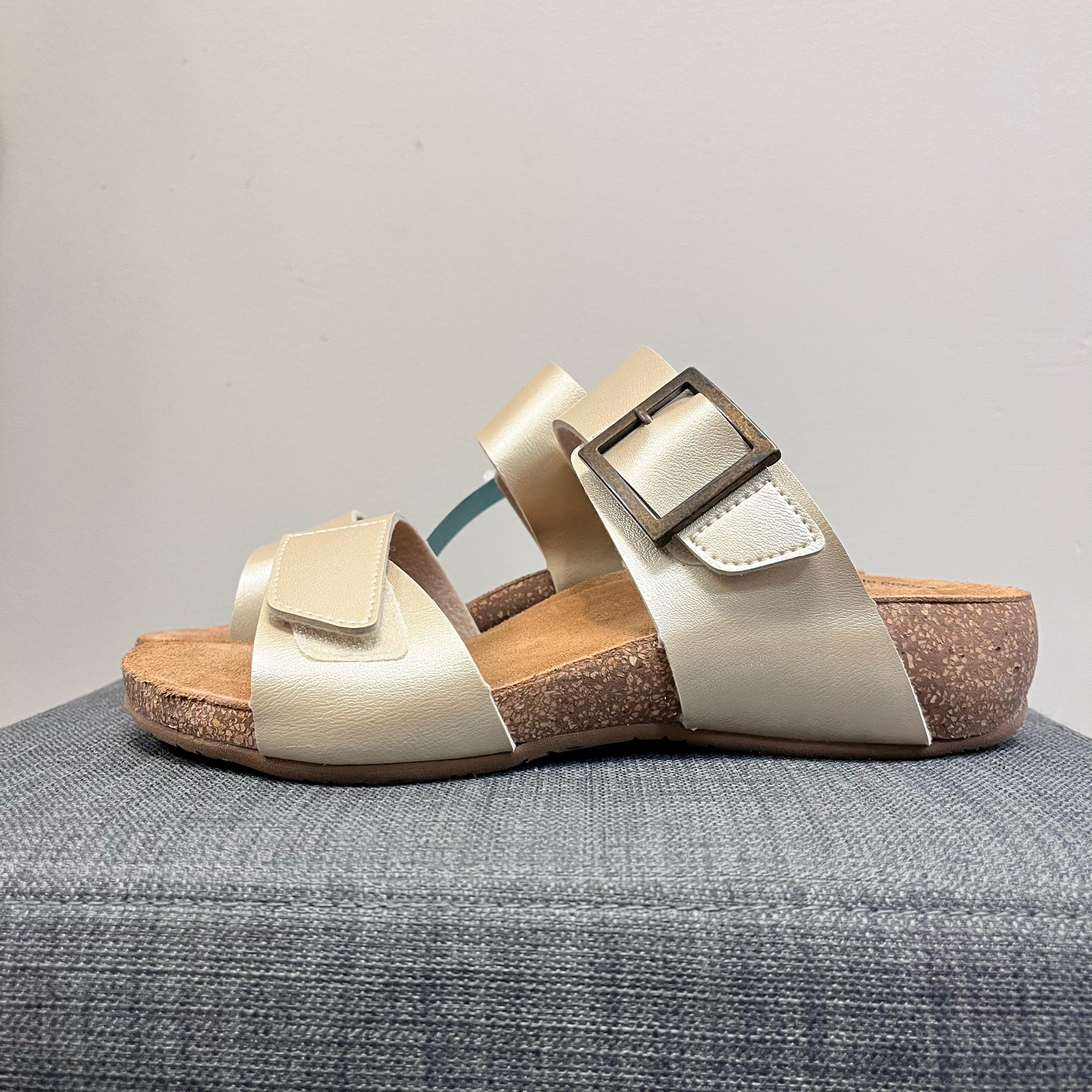 TAOS 9.5 Gold Sandals