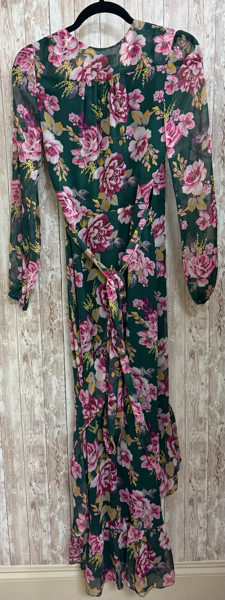 Size XS WAYF GREEN AND PINK Dress