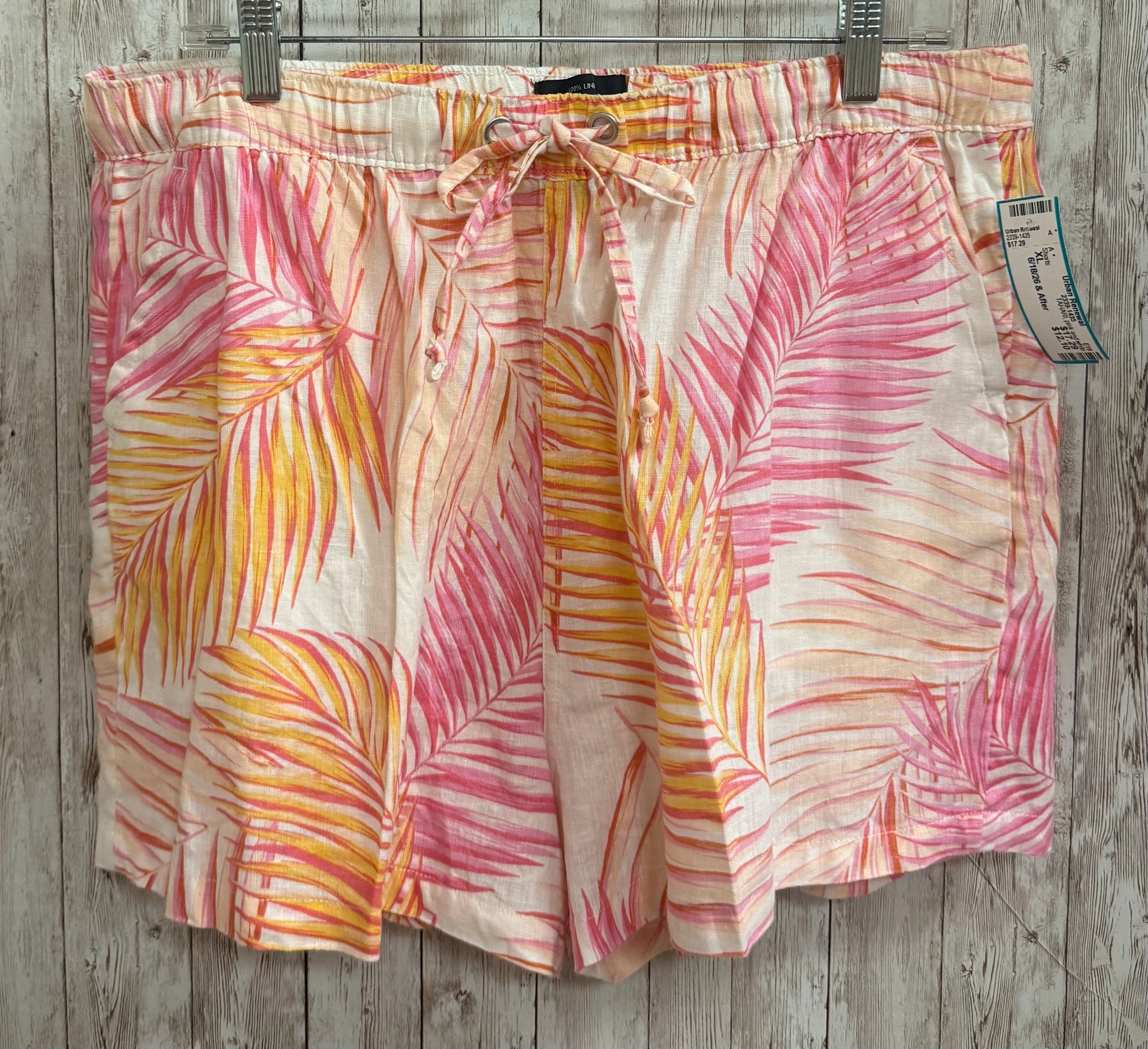 Size XL TAHARI pink and white Shorts
