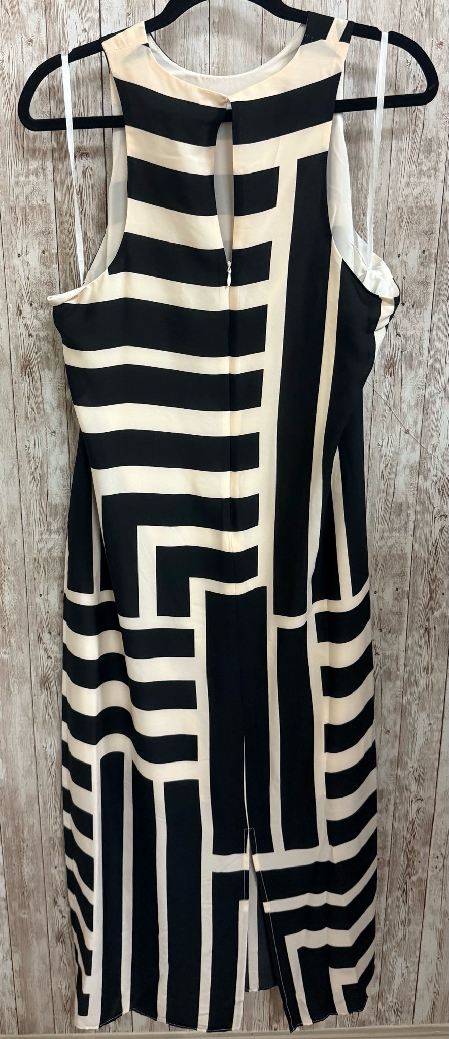 Size M DONNA MORGAN Black and Cream Dress