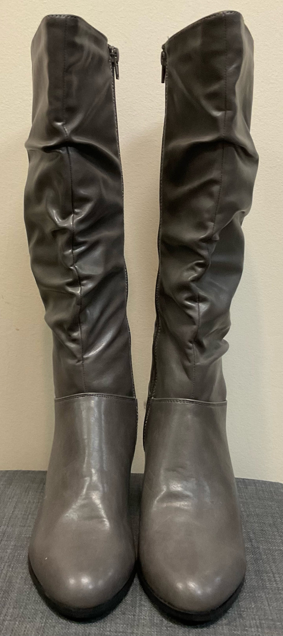 9.5 EASY STREET GREY Boots
