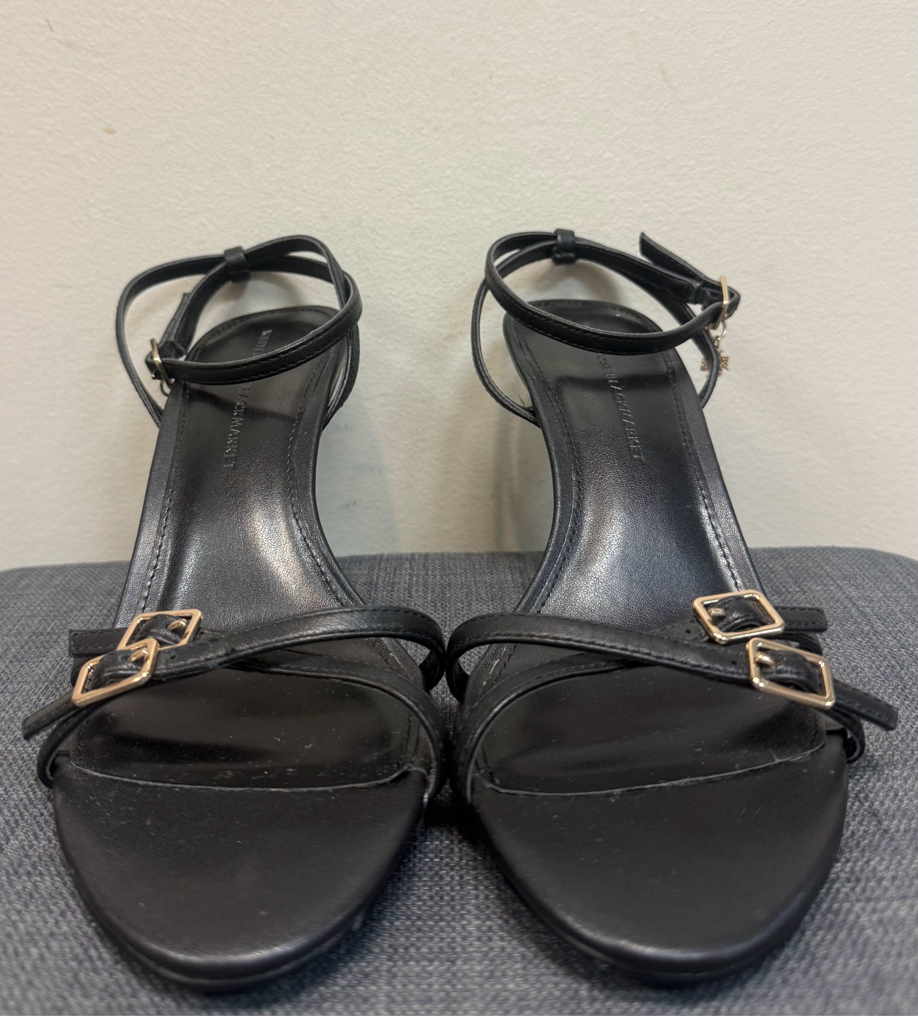 8 WHITEHOUSE/BLACK MKT Black SHOES