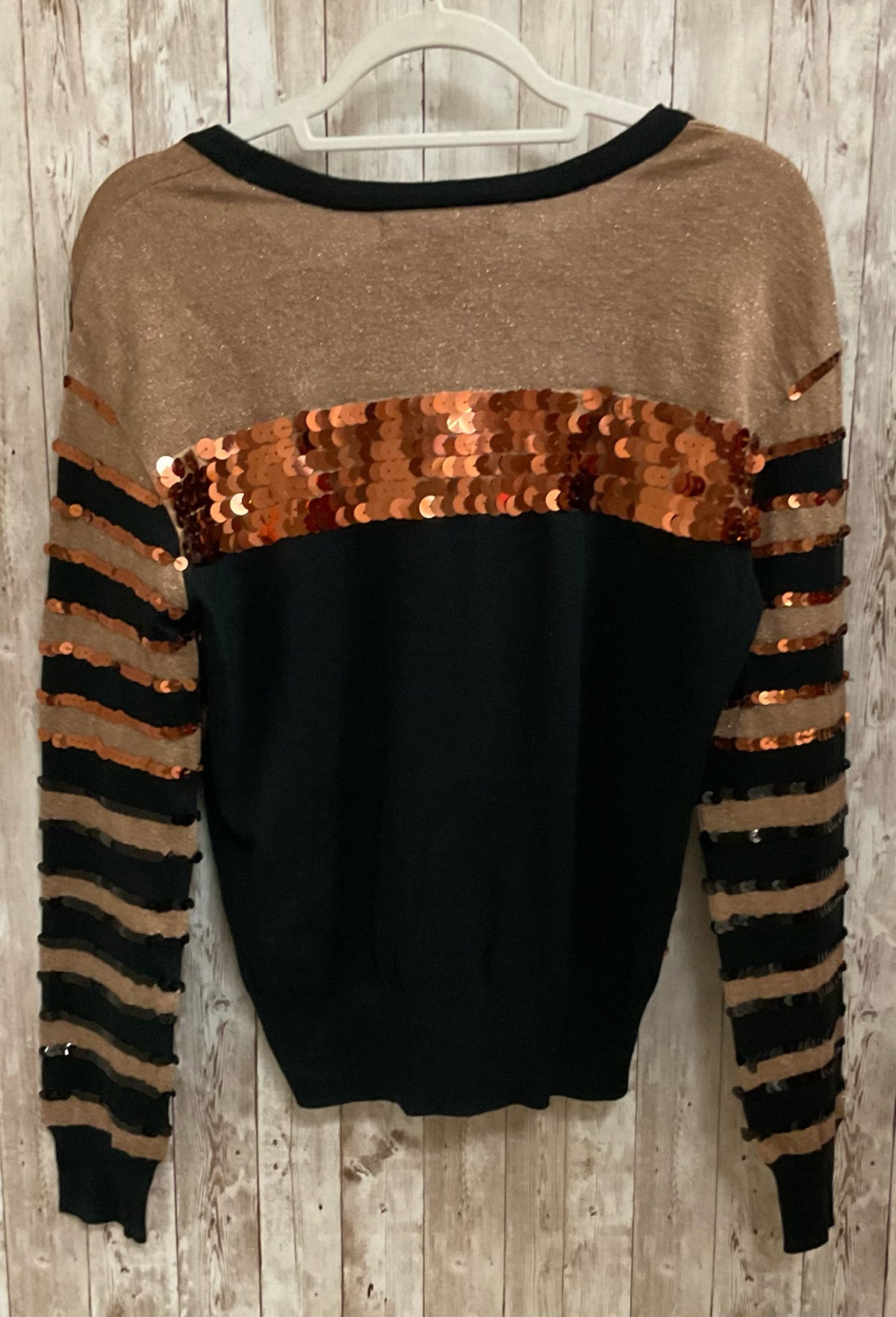 Size M MARC BY MARC JACOBS BLACK AND GOLD Sweater