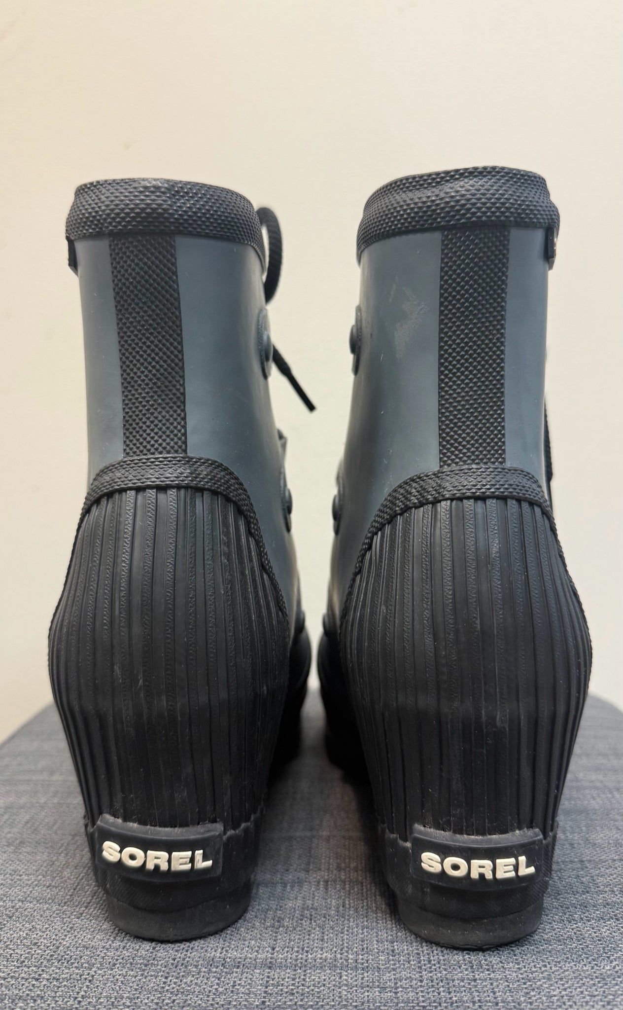 9 SOREL GREY Boots