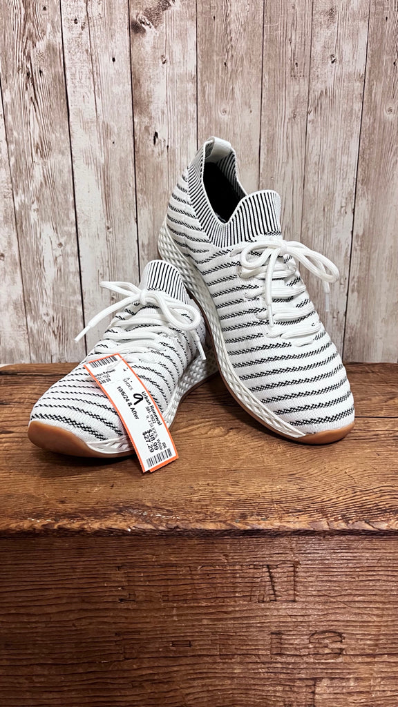 9 J SLIDES White SHOES