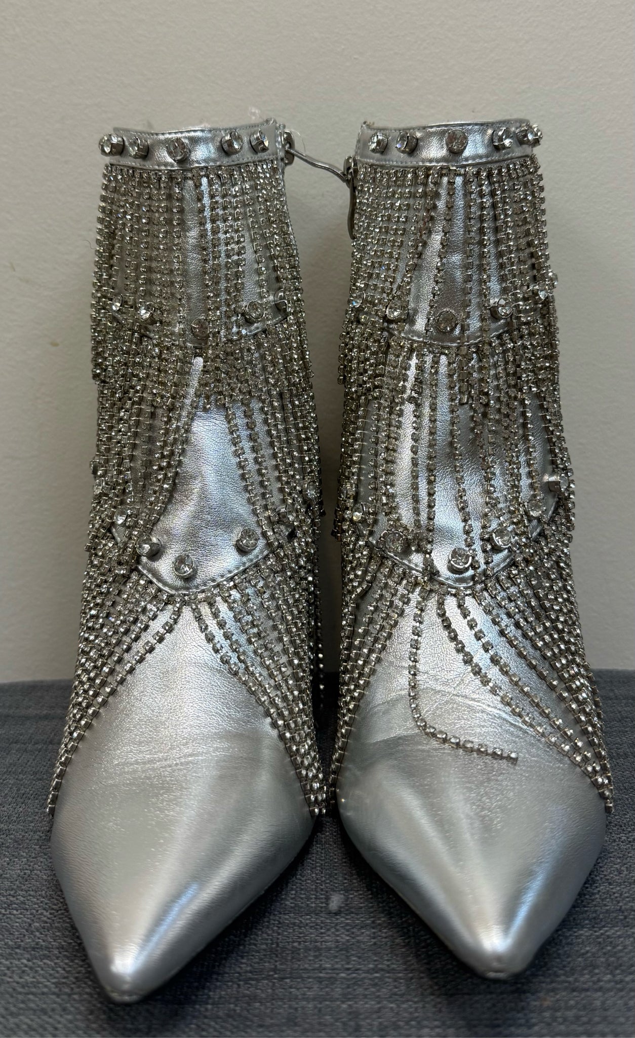 8.5 AZALEA WANG Silver Boots