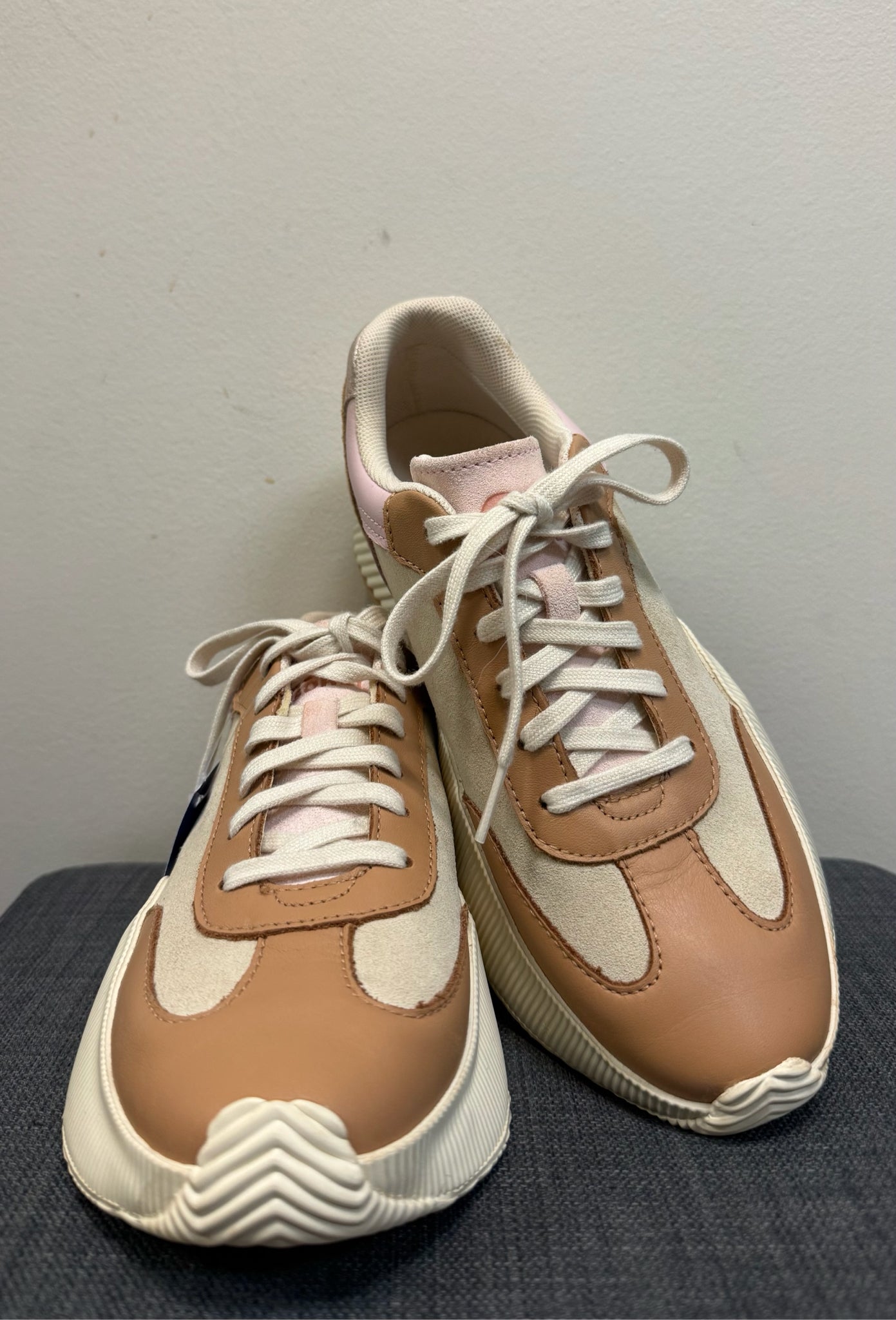 SOREL 8.5 CREAM AND PINK Sneakers