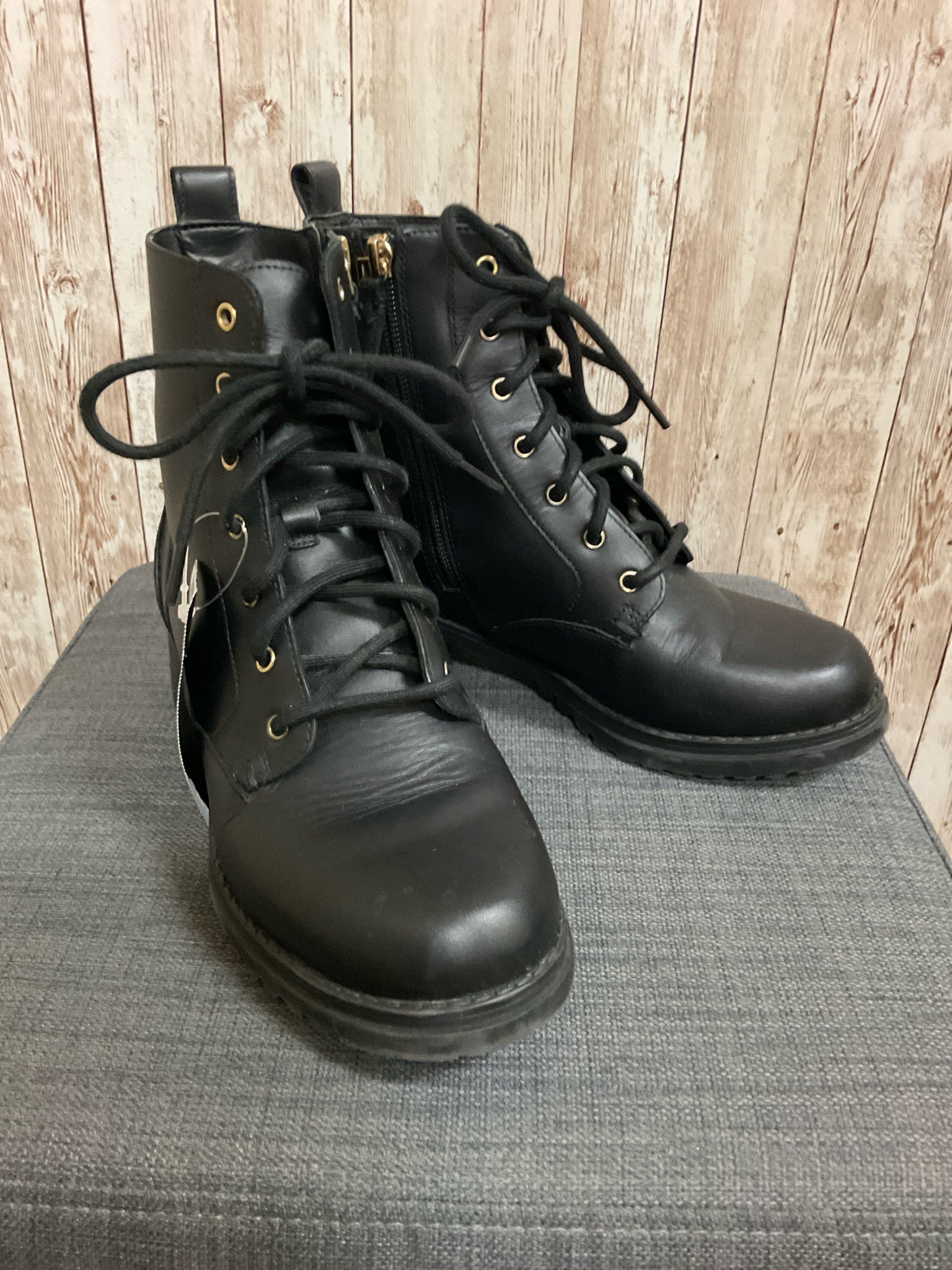 5.5 COLE HAAN Black Boots