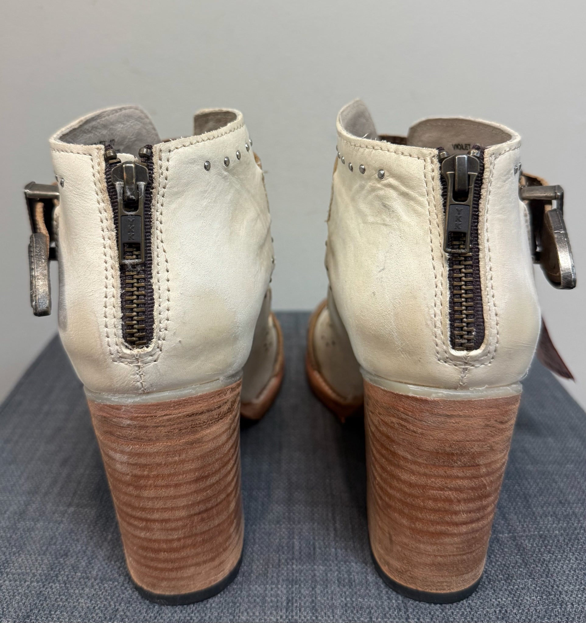 10 FREEBIRD BEIGE AND BROWN PLAID SHOES