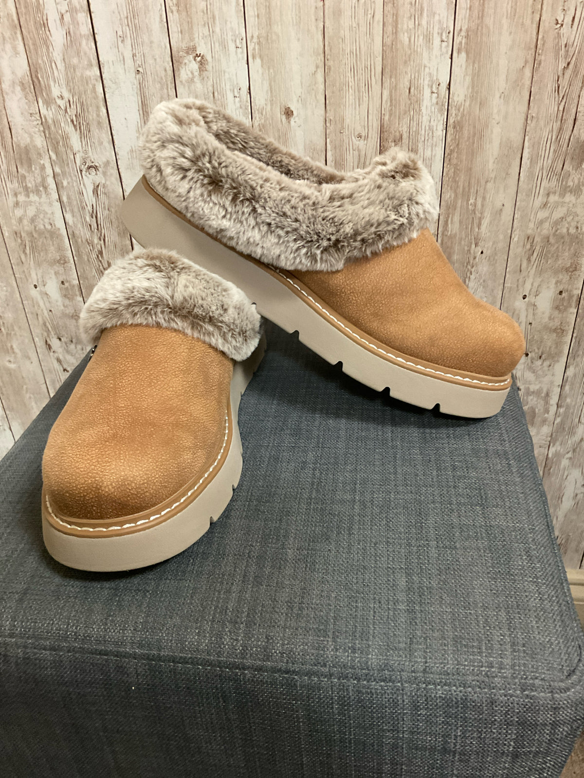 8.5 BOBS Brown SHOES