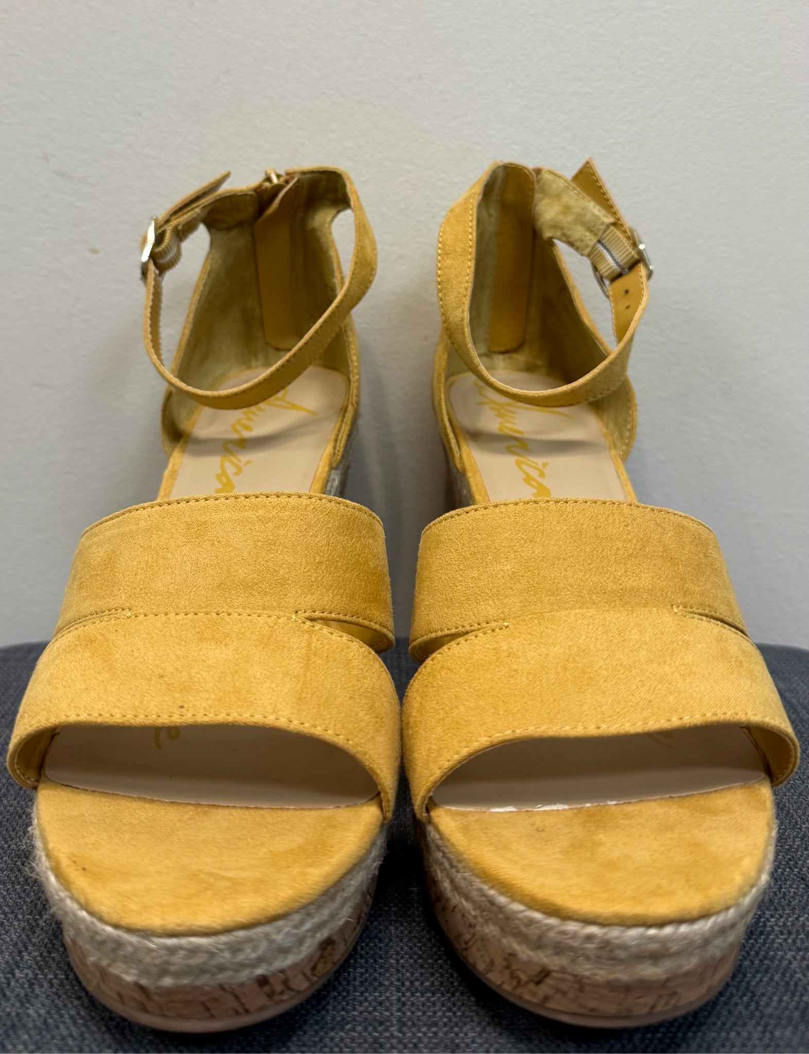 9.5 AMERICAN RAG Yellow Wedges