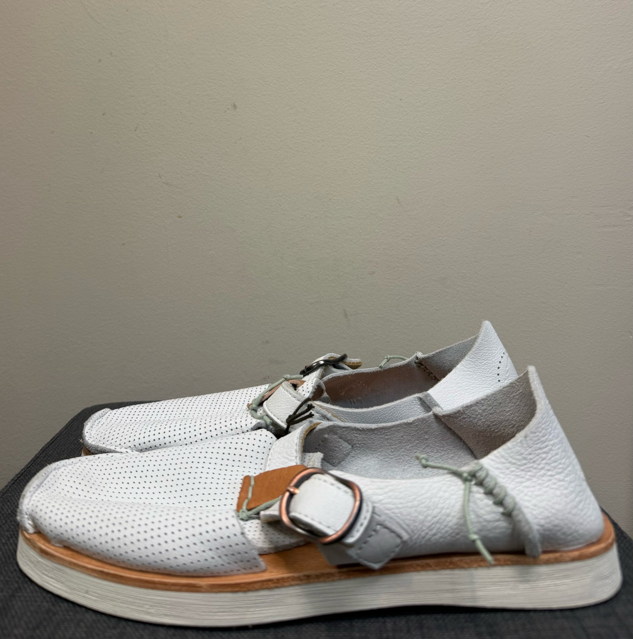 9 SATORISAN White SHOES