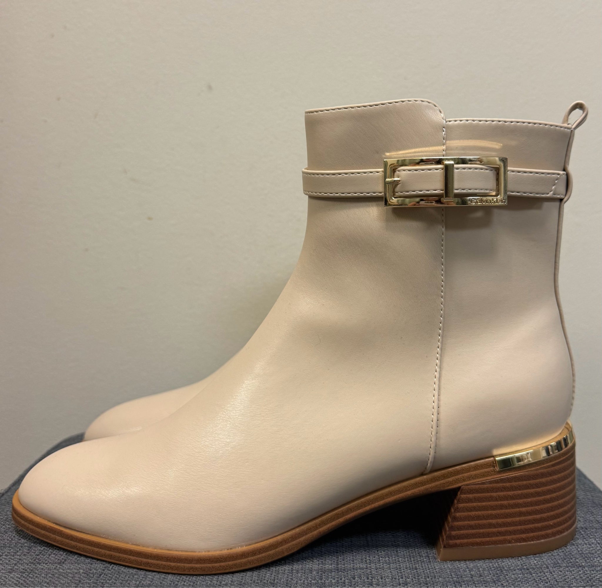 9 CALVIN KLEIN Beige Boots