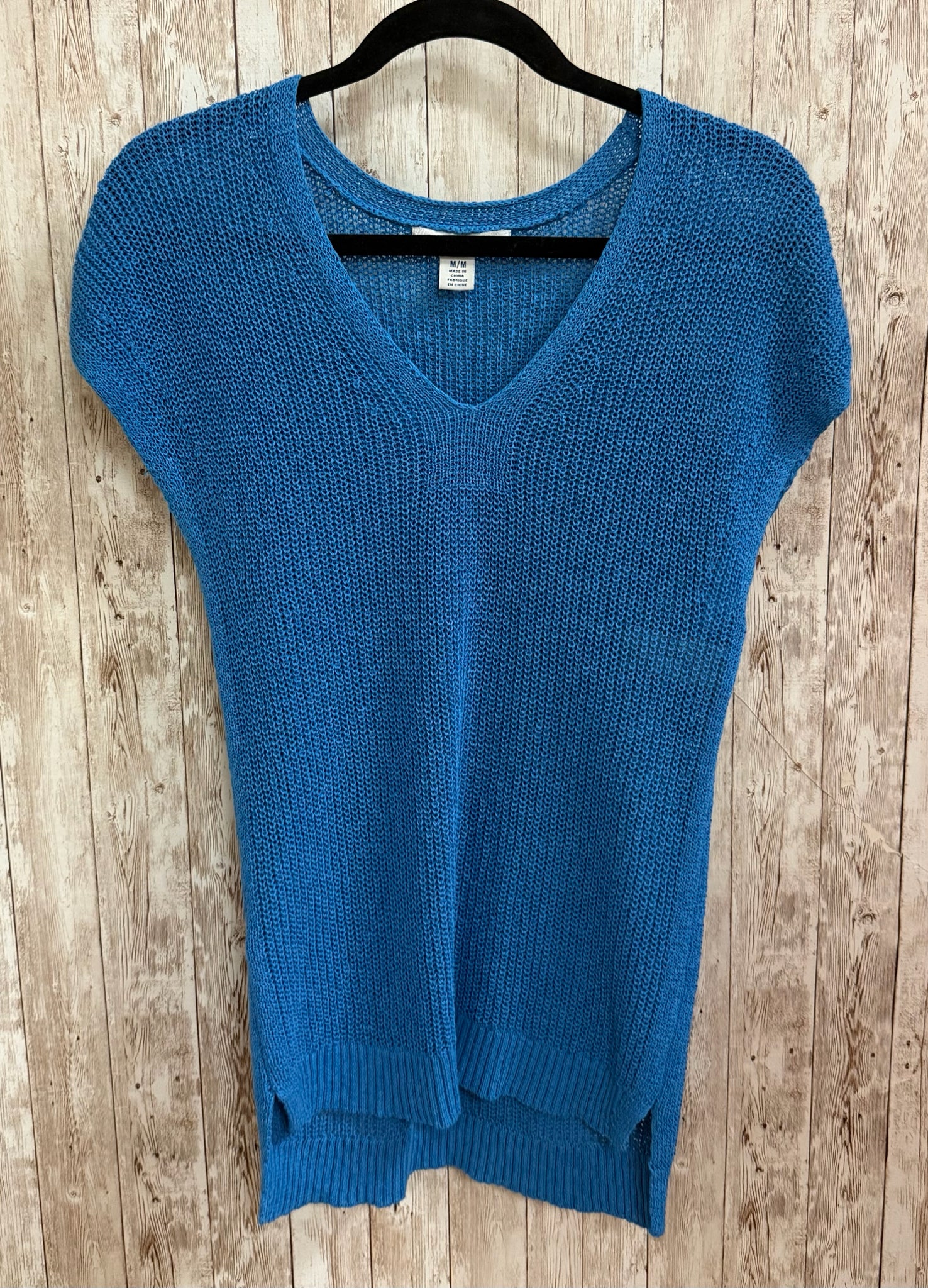 Size M TOMMY BAHAMA Blue Top