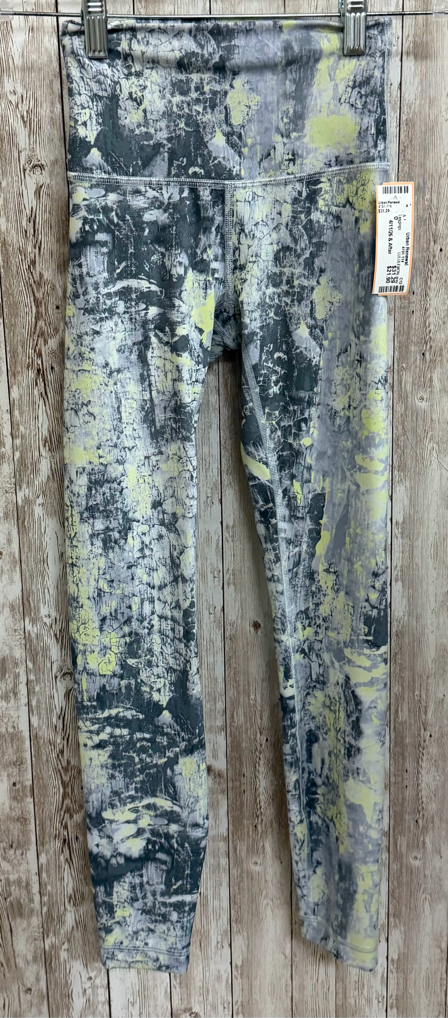 Size 0 LULULEMON grey print Leggings