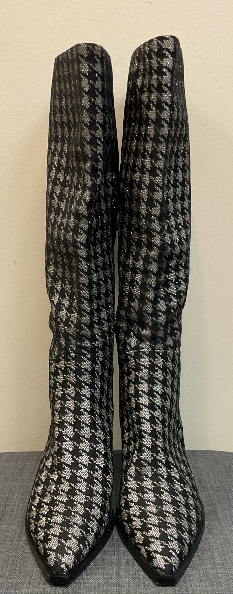 10 BETSY JOHNSON BLACK AND GREY PLAID Boots