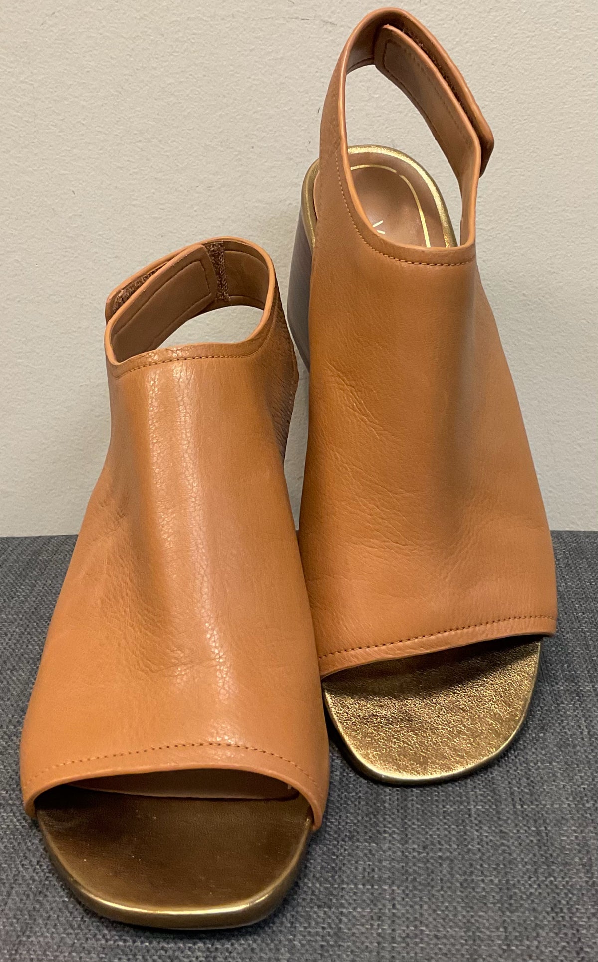 7 VIONIC Brown SHOES