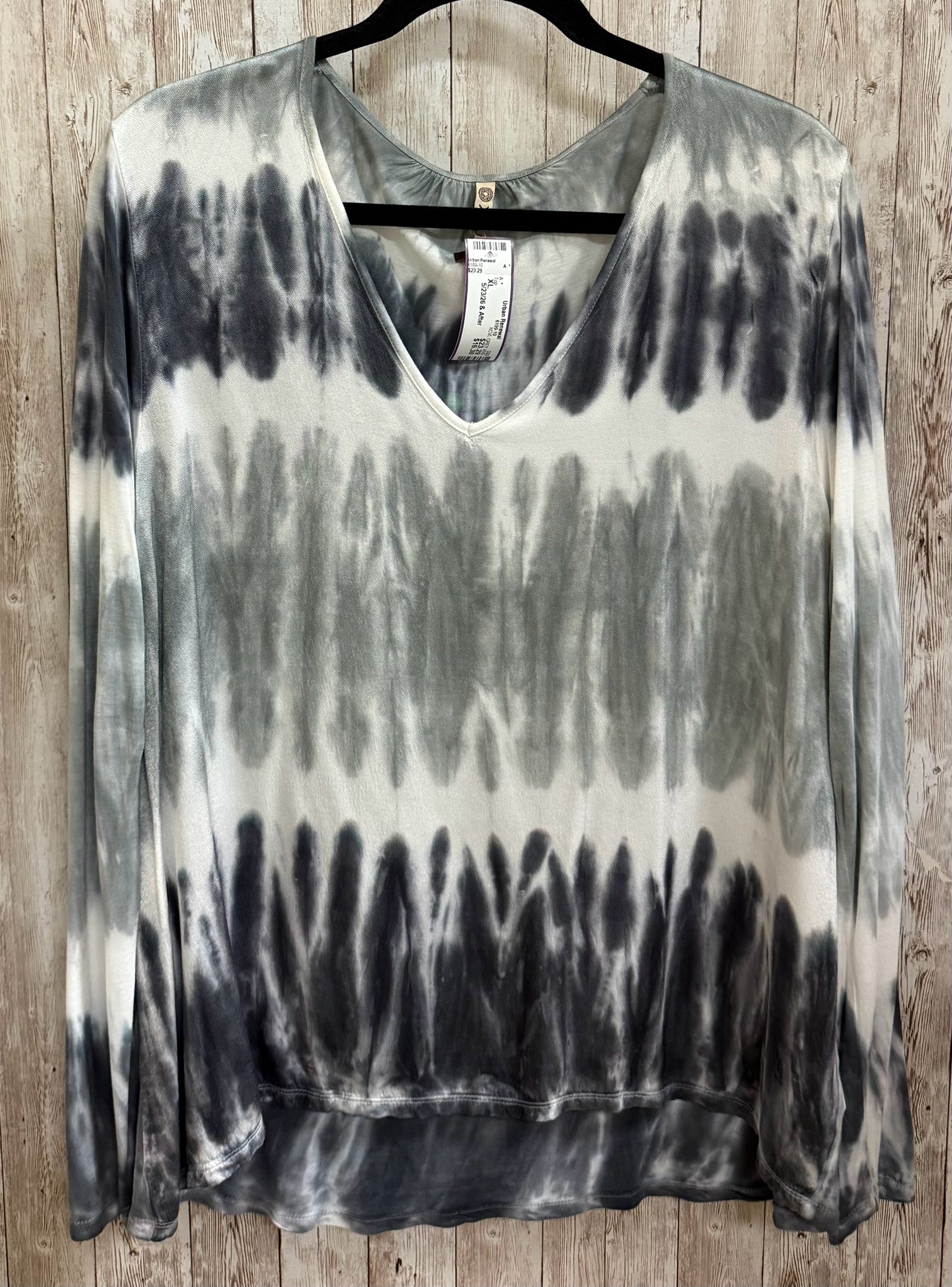 Size XL XCVI GREY AND WHITE Top