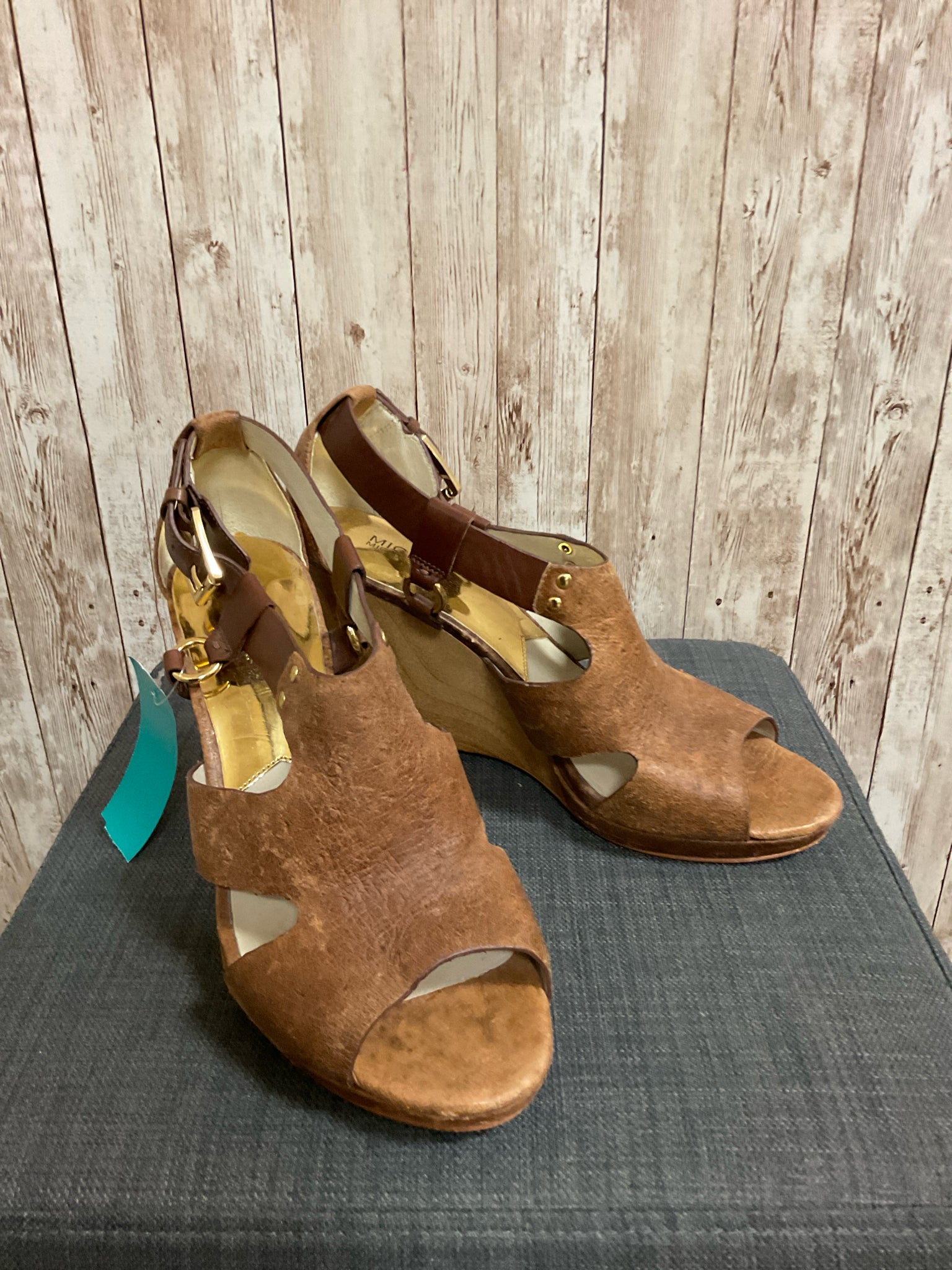 10 MICHAEL KORS Brown Wedges