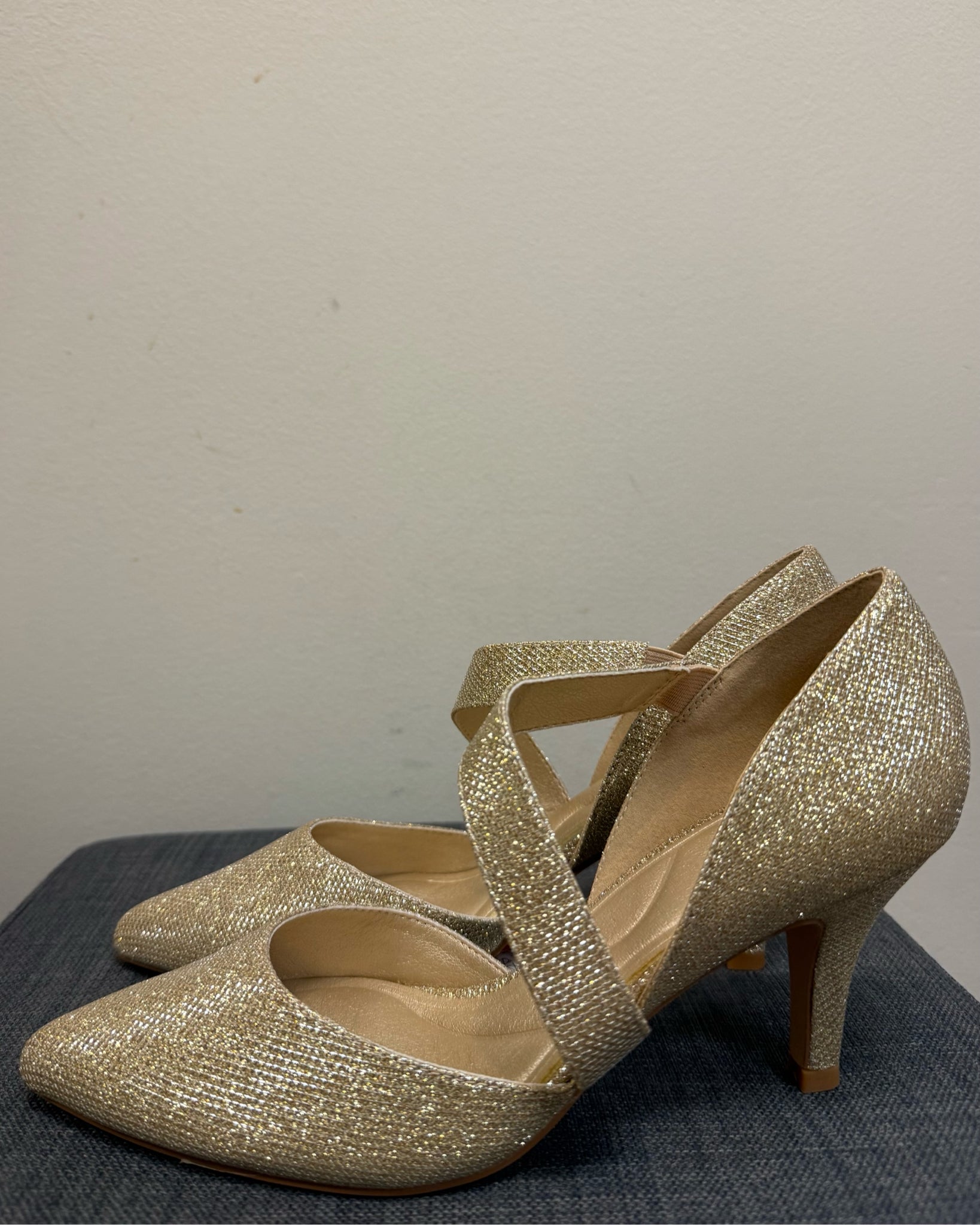 8 MY SOFT Gold SHOES