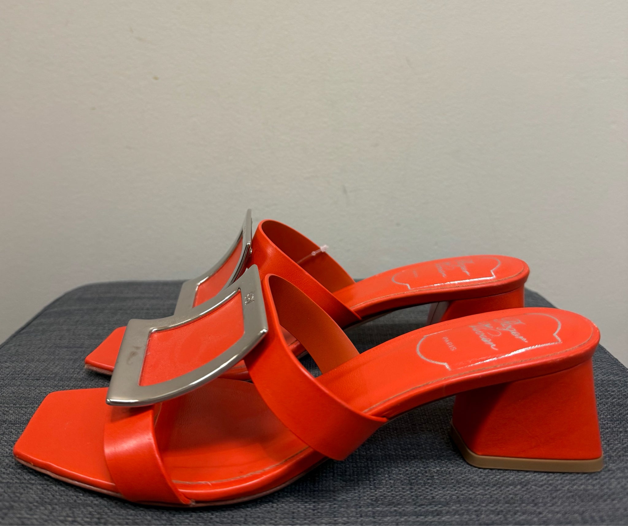 5.5 ROGER VIVIER Orange Sandals