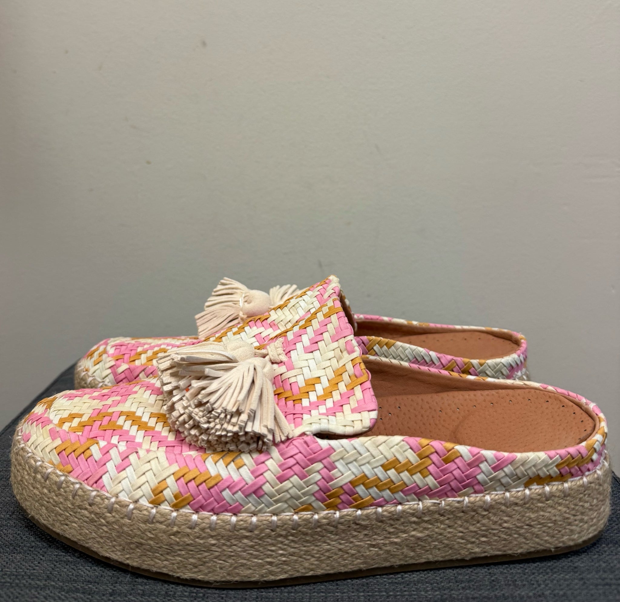 8 GENTLE SOULS Pink Print SHOES