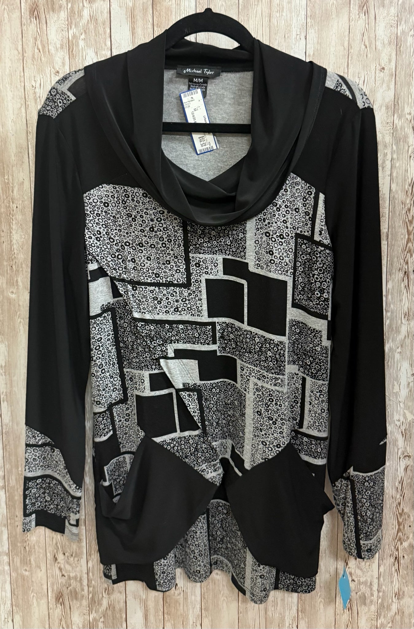 MICHAEL TYLER Size M BLACK AND GRAY Top
